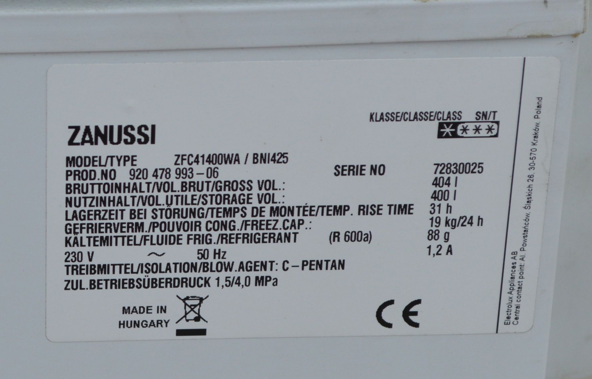 1 x Zanussi 404 Litre Chest Freezer - Model ZFC41400WA - 240v - Dimensions: H85 x W134 x D73 cms - Image 2 of 11