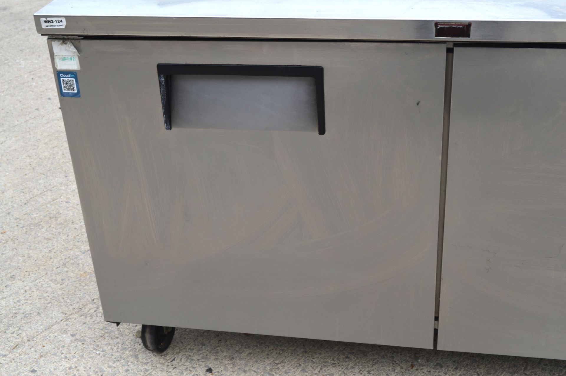 1 x True Refrigeration Two Door Prep Fridge with Pizza Topper - See Description - H112 x W158 x - Image 14 of 17