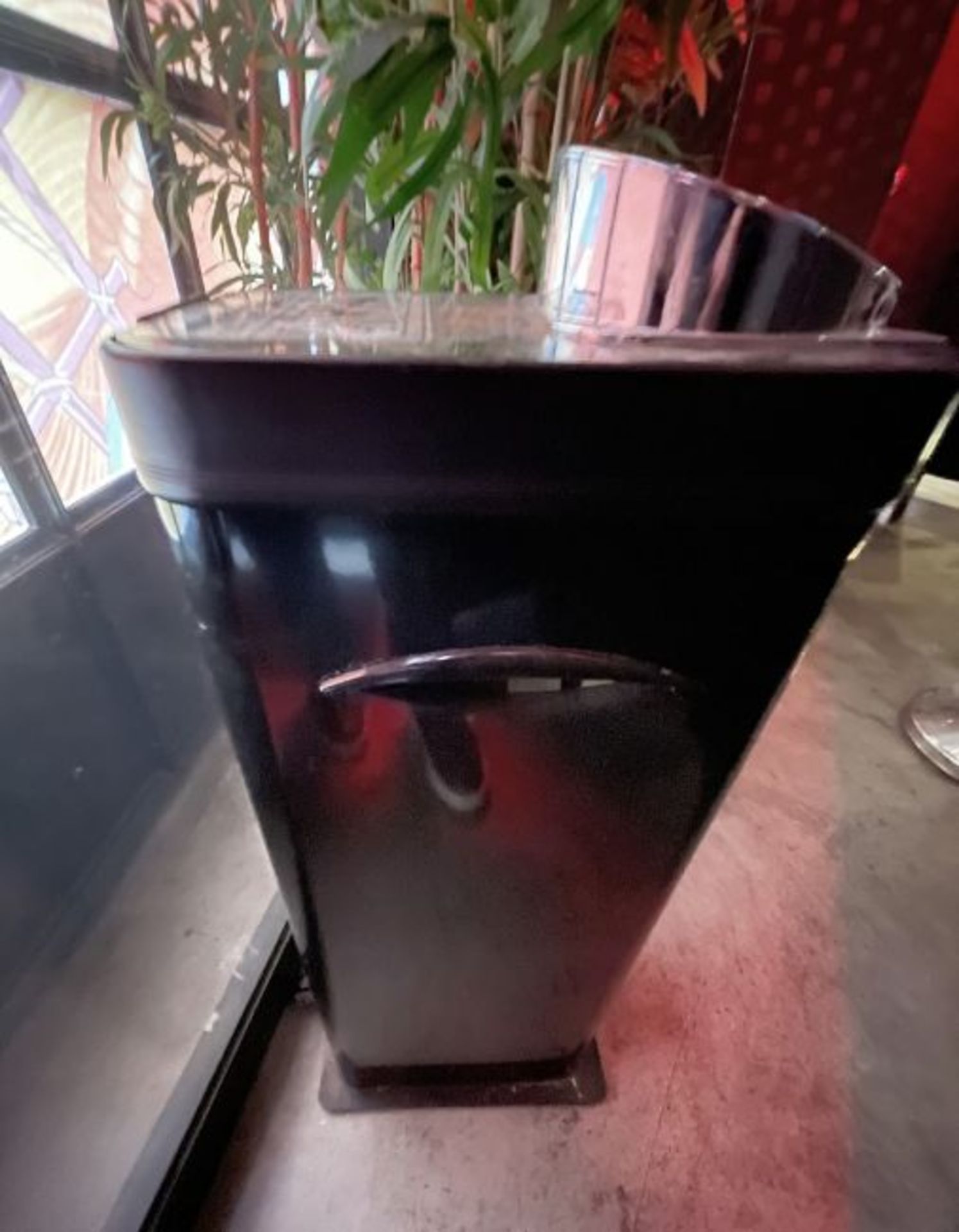 1 x Automatic Wet Umbrella Wrapper - Freestanding Modern Design - Dimensions: H80 x W20 x D30 cms - Image 4 of 4