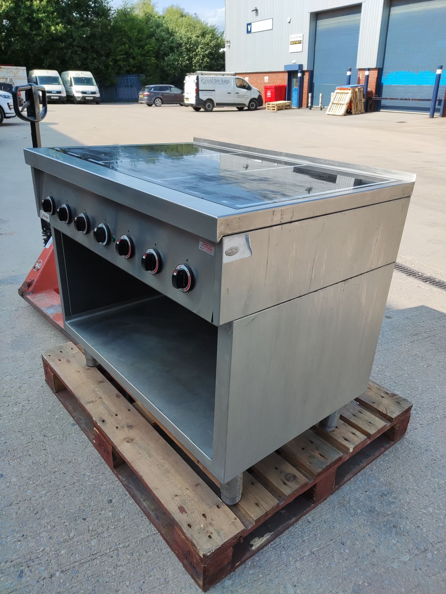 1 x Berner 6 Zone Commercial Induction Cooker with Open Base - 3 Phase - BIH6KTDF30 - RRP £12,500! - Image 6 of 19