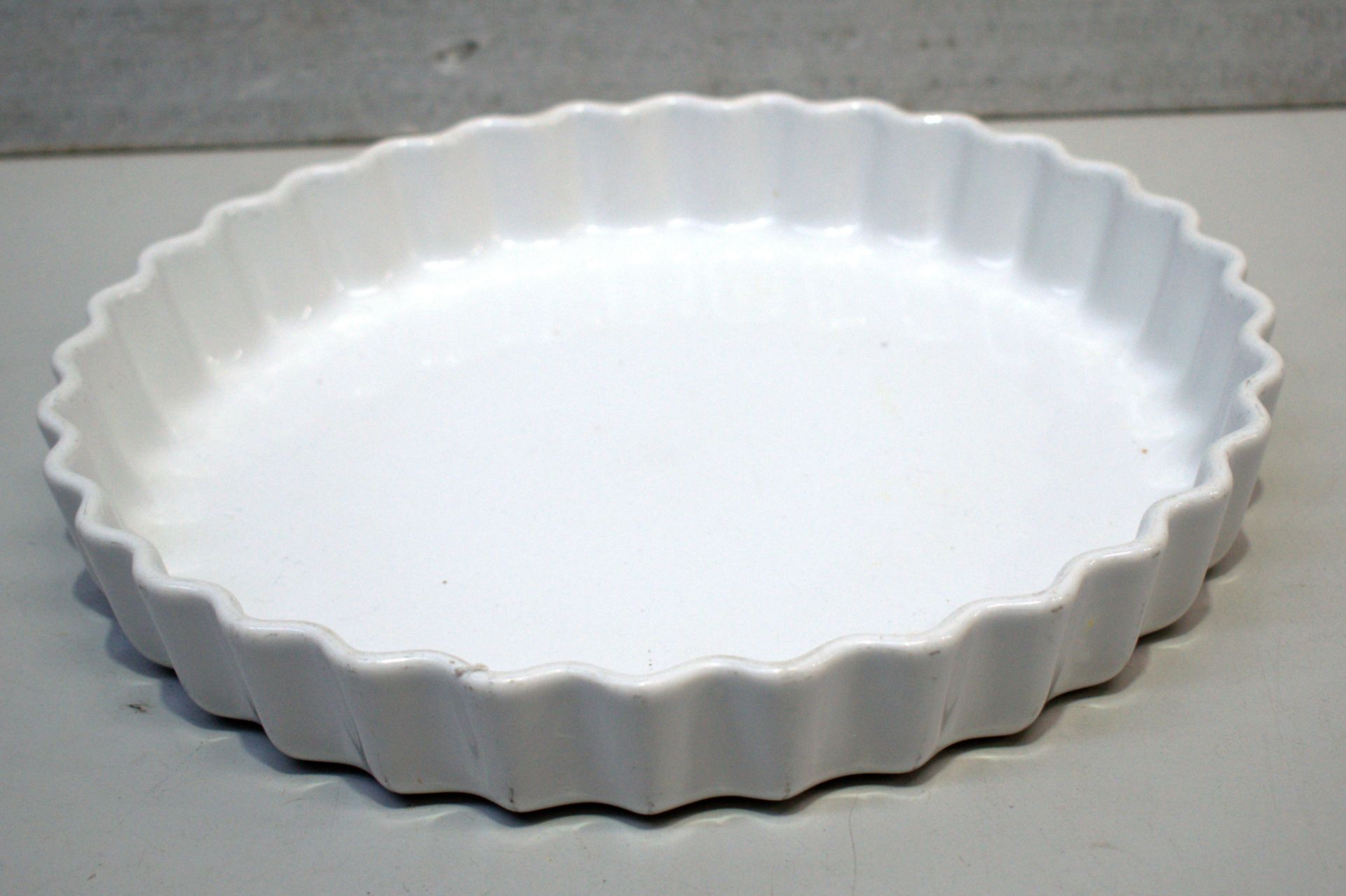 4 x Assorted Bowls - Image 7 of 8