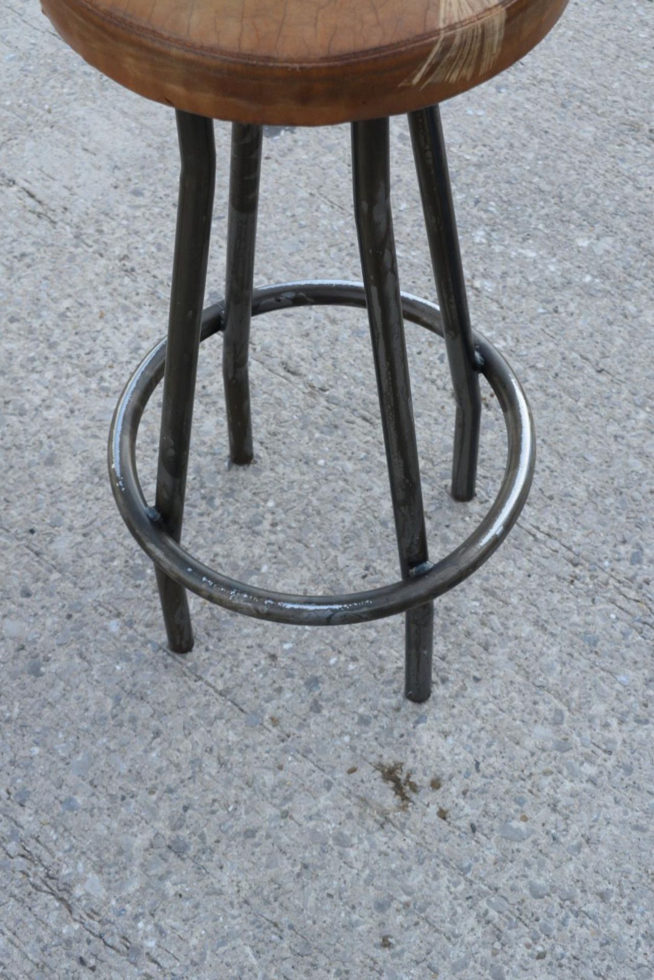 4 x Vintage Industrial Style Bar Stools with Steel Bases, Footrests and Tan Leather Seats - Image 5 of 12