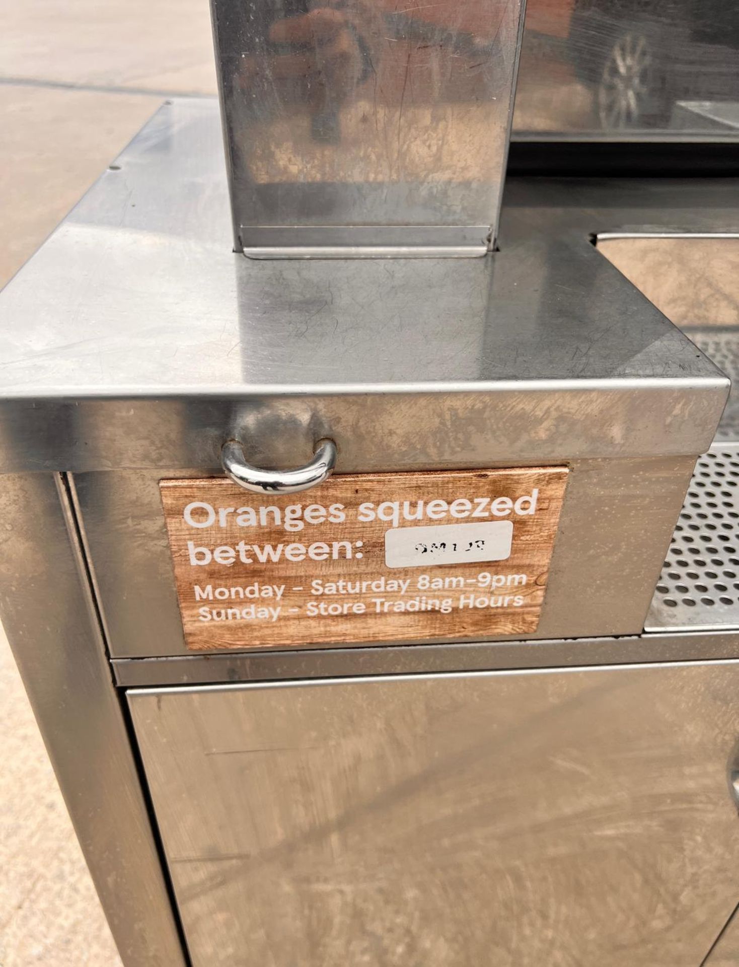 1 x Zumex Speed S plus Self-Service Podium Juicer - Image 10 of 22