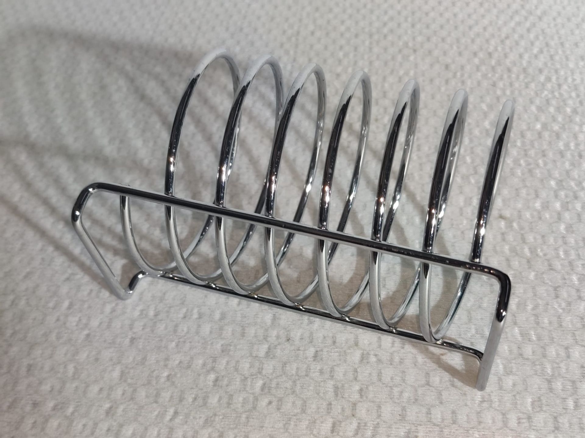 12 x Chrome Wire Toast Racks - 6 Slice Capacity - Image 5 of 5
