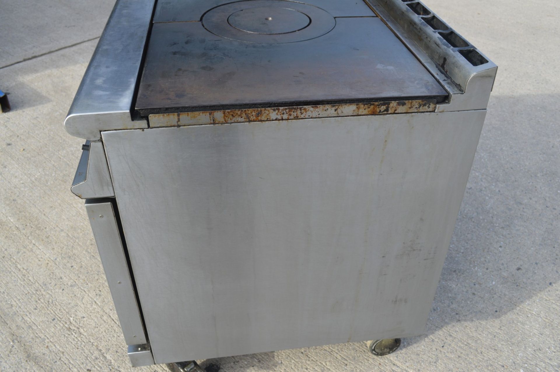 1 x Falcon Dominator Plus Solid Top Natural Gas Bullseye Oven Range Cooke with Castors - Image 7 of 7