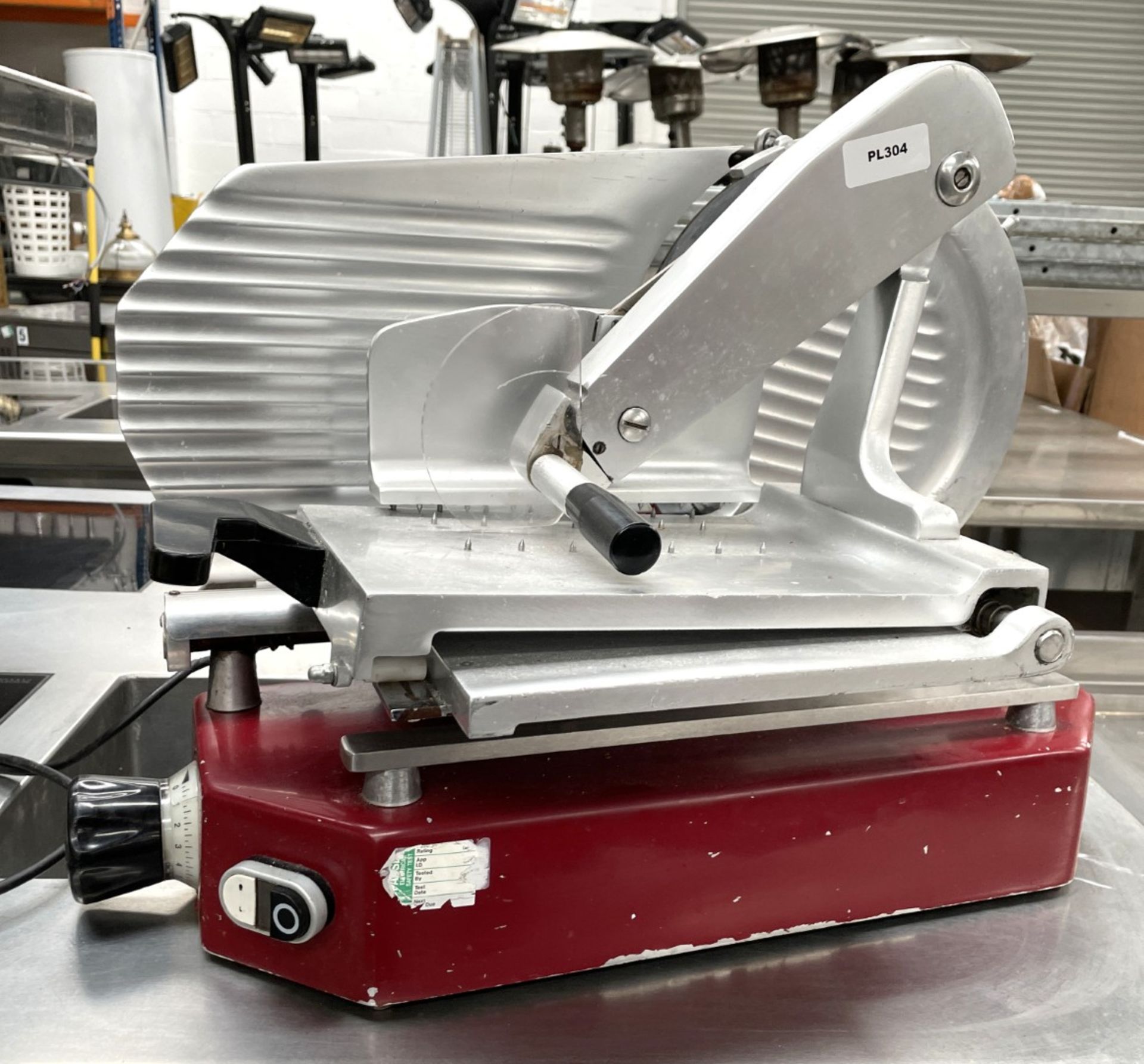 1 x FAC Vertical 300mm Meat Slicer - Model: F300TS-V - 240v - Image 8 of 17