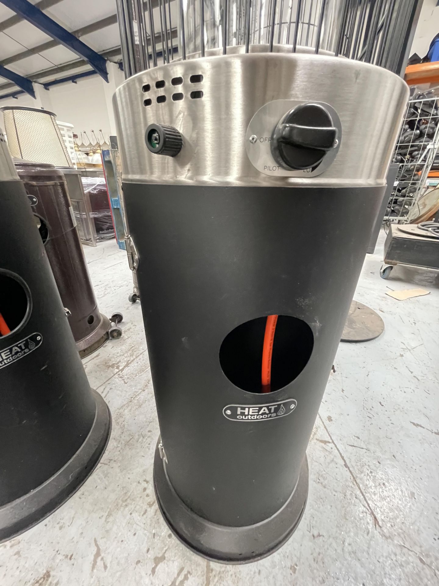 1 x Heat Outdoors Santini Spiral Flame 13.5kW Gas Freestanding Upright Patio Heater - Image 3 of 8