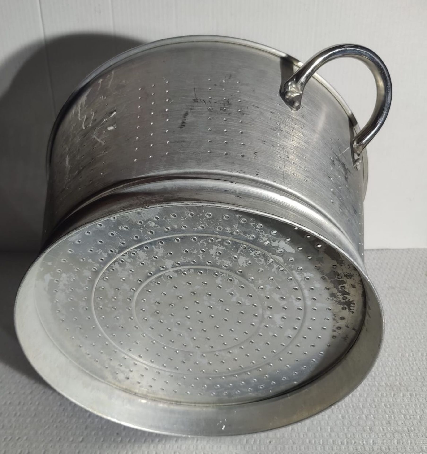 1 x Large Heavy Huty Aluminum Colander - H24 x W41 cms - Image 4 of 4
