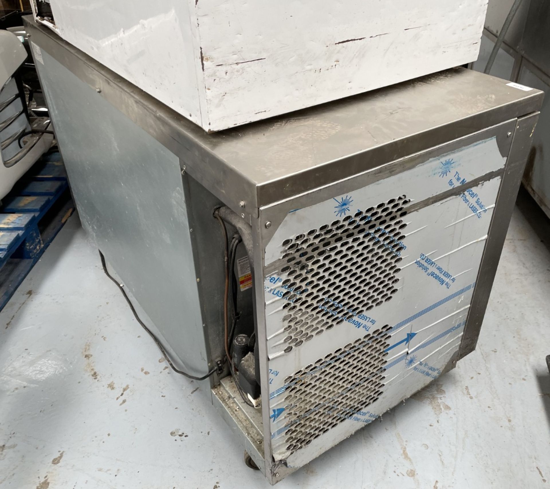 1 x Precision Two Door Countertop Preparation Fridge - Model MCU211 - 240v - Image 4 of 16