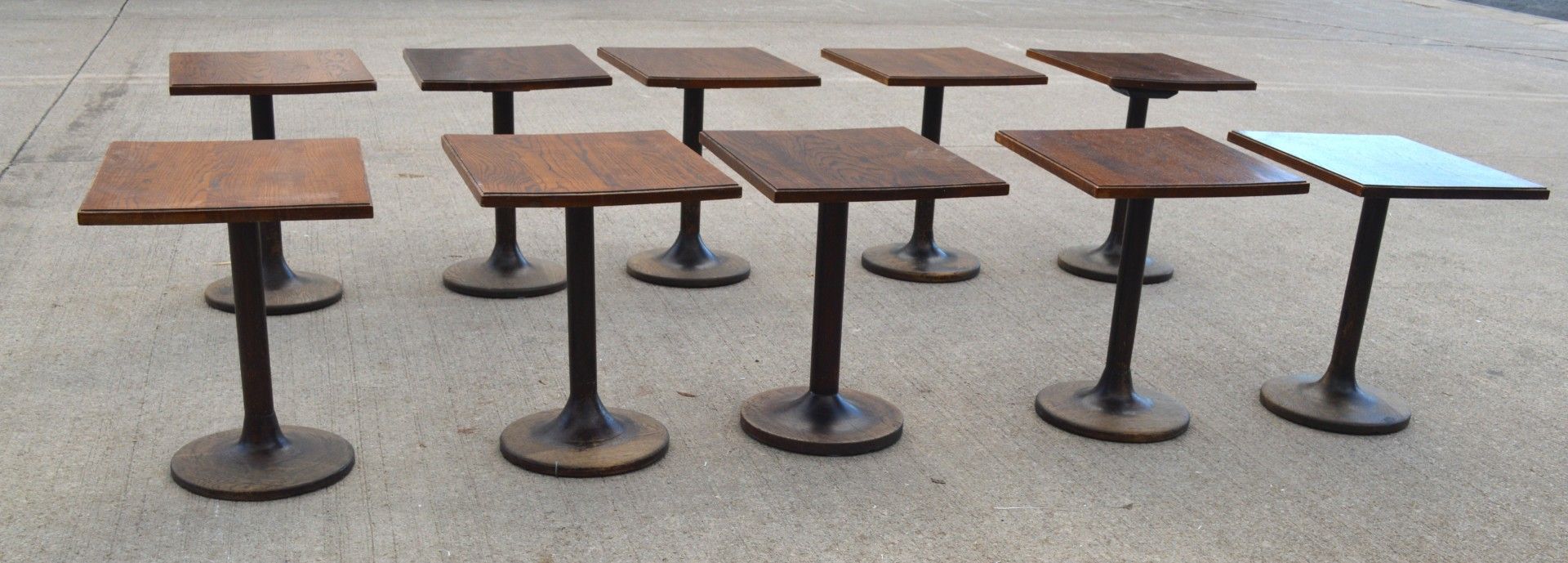 1 x Restaurant Dining Table - Oak Wooden Top with Wooden Pedestal Base - Dimensions: H76 x W70 x D60 - Image 3 of 20