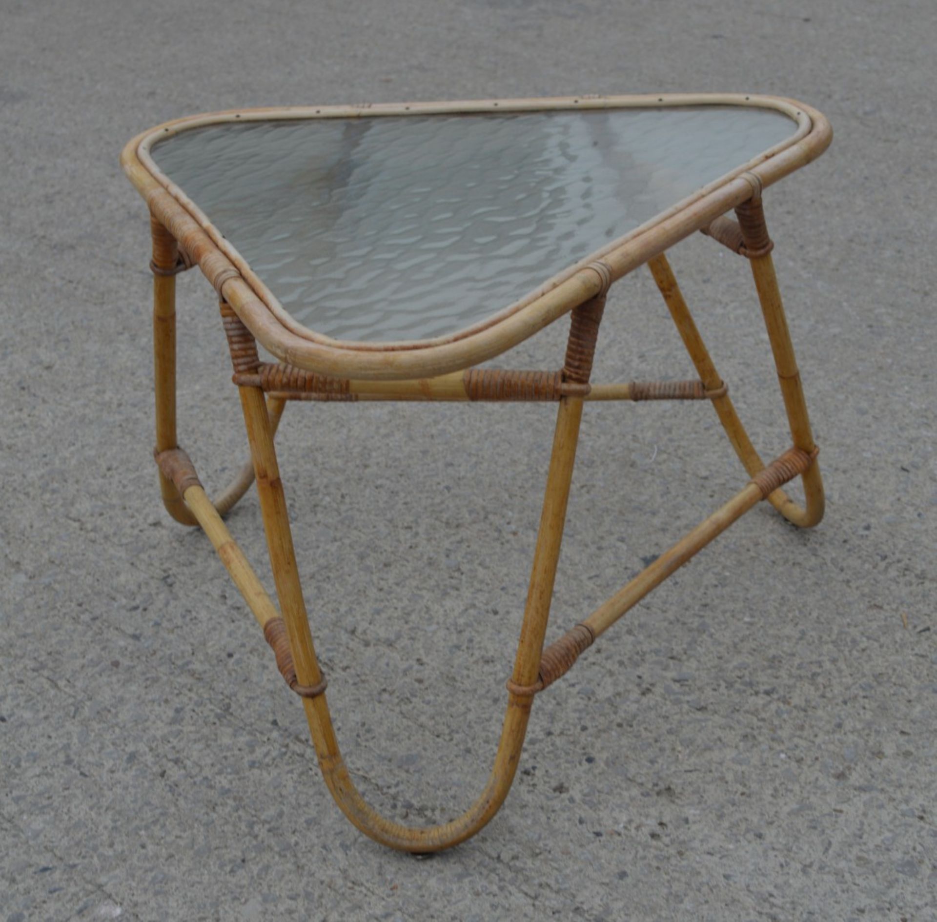 1 x Small Triamgular Rattan Conservatory Side Table with Glass Top - Dimensions: H43 x W54 x D69 cms - Image 6 of 7