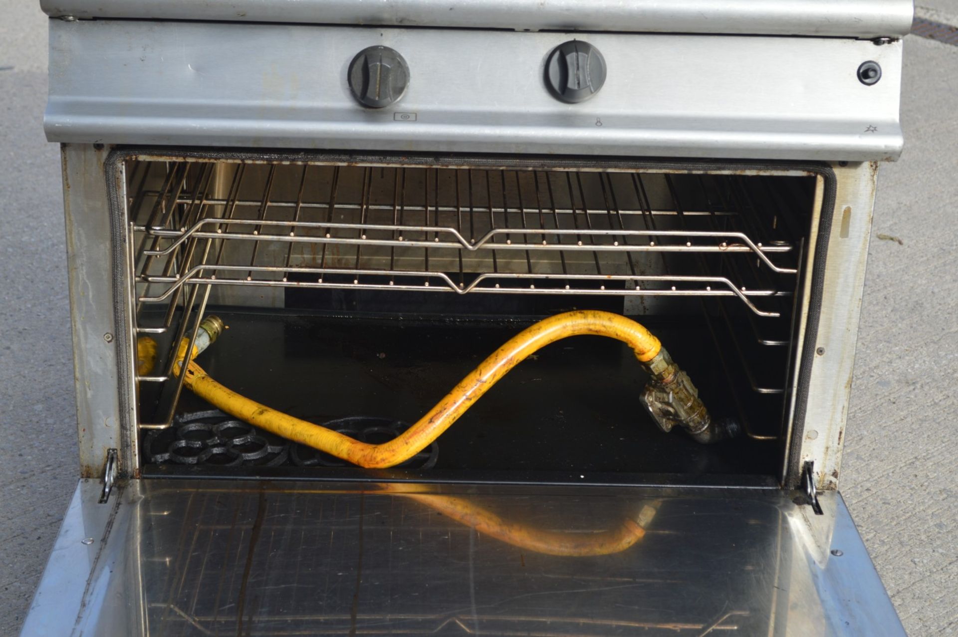 1 x Falcon Dominator Plus Solid Top Natural Gas Bullseye Oven Range Cooke with Castors - Image 5 of 7