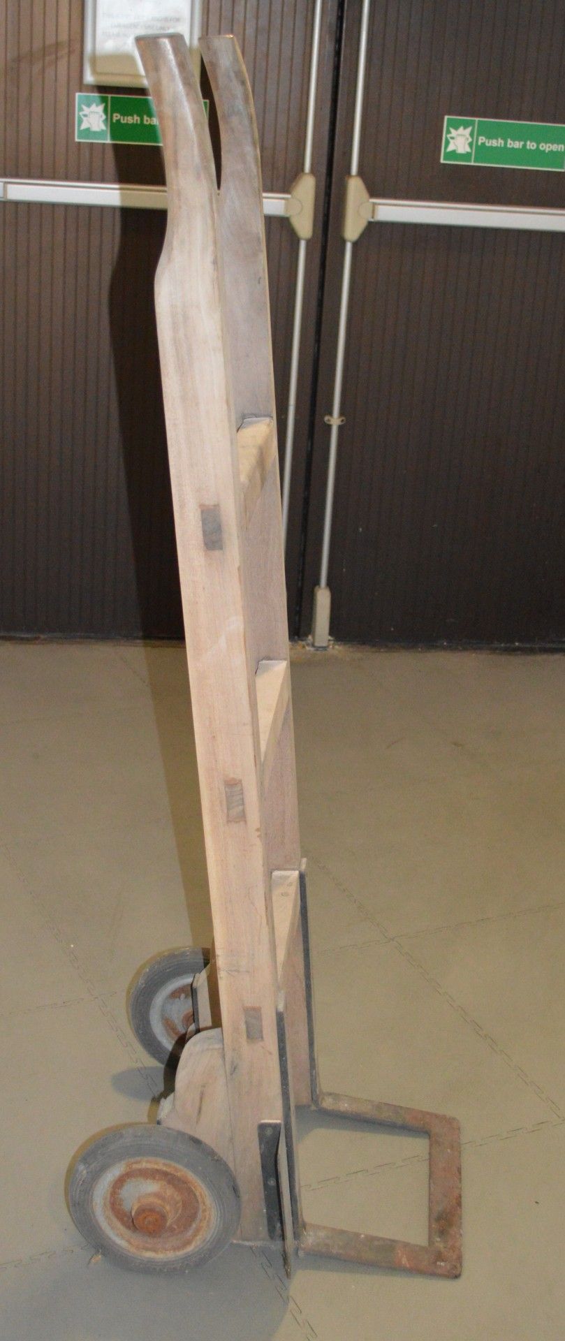 1 x Vintage Wooden Sack Truck with 8 Inch Wheels - Dimensions: H135 x W44 x D31/20 cms - Image 8 of 11