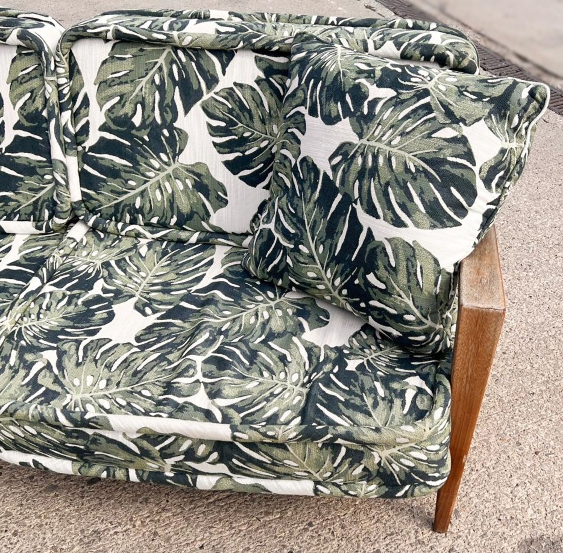 1 x Vintage Mid-Century Low Profile 2-Metre Long Commercial Wooden Conservatory Lounge Sofa - Image 6 of 13