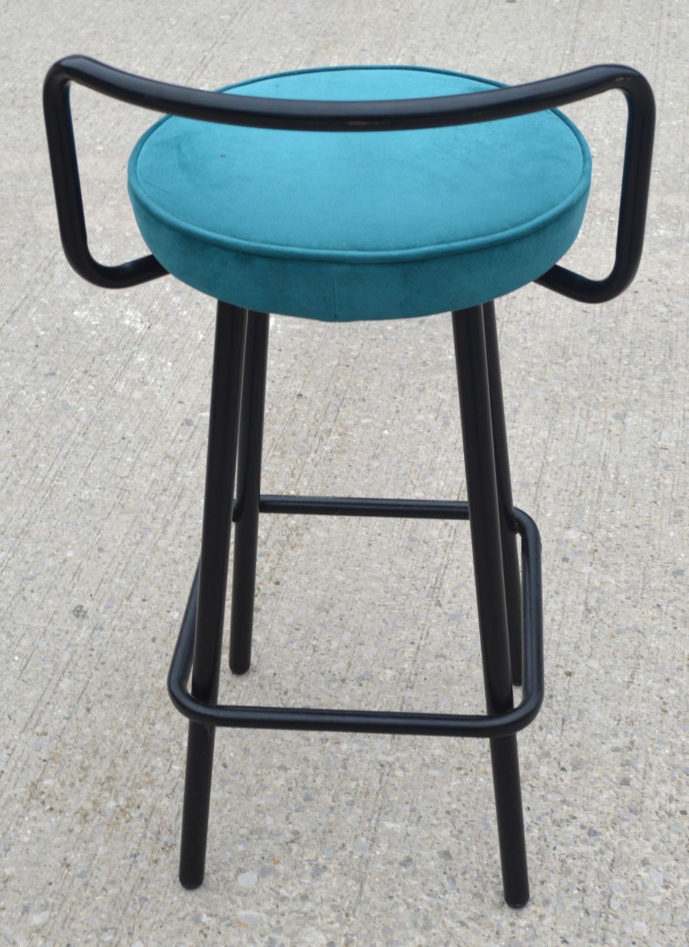3 x Contemporay Bar Stools Featuring Velvet Teal Seats and Black Frames with Foodrests - Image 4 of 4