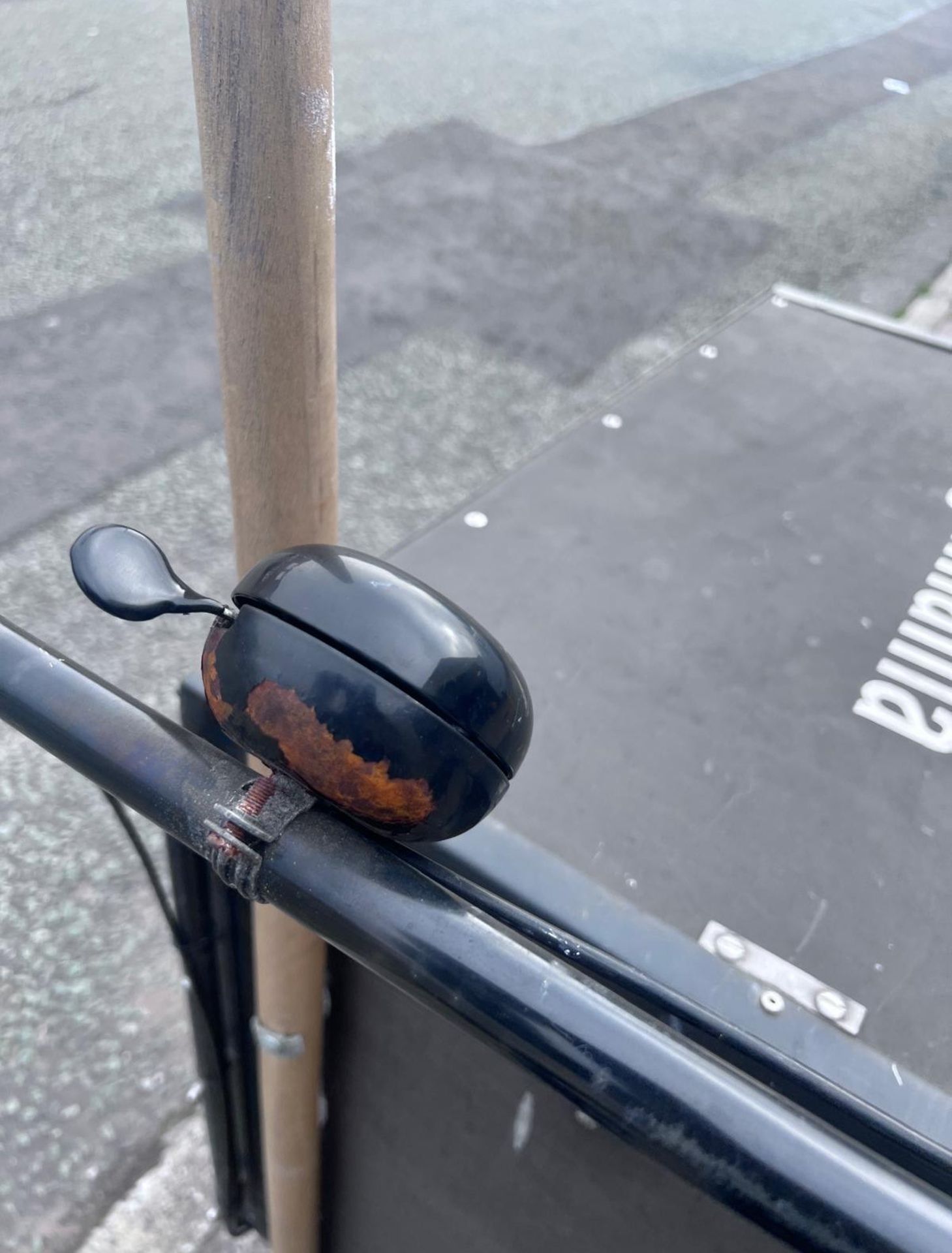 1 x Christiania Three Wheel Event Bike - Single Speed Bike Featuring a Secure Box with Gas Lift Lid - Image 15 of 30