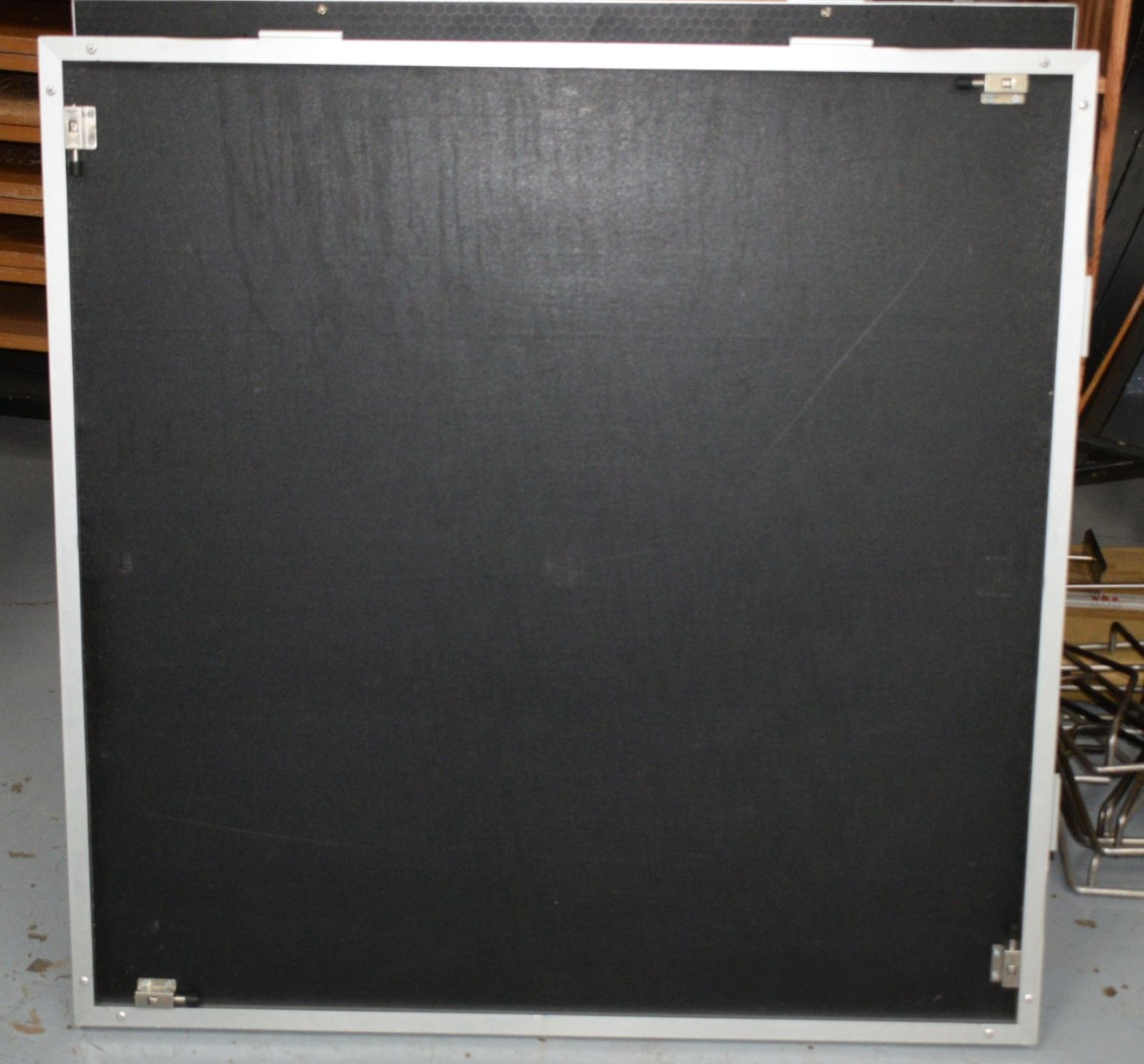 1 x Power Dynamics Mobile Spider Stage - Dimensions: H63 x W100 x D100 cms - Image 3 of 9