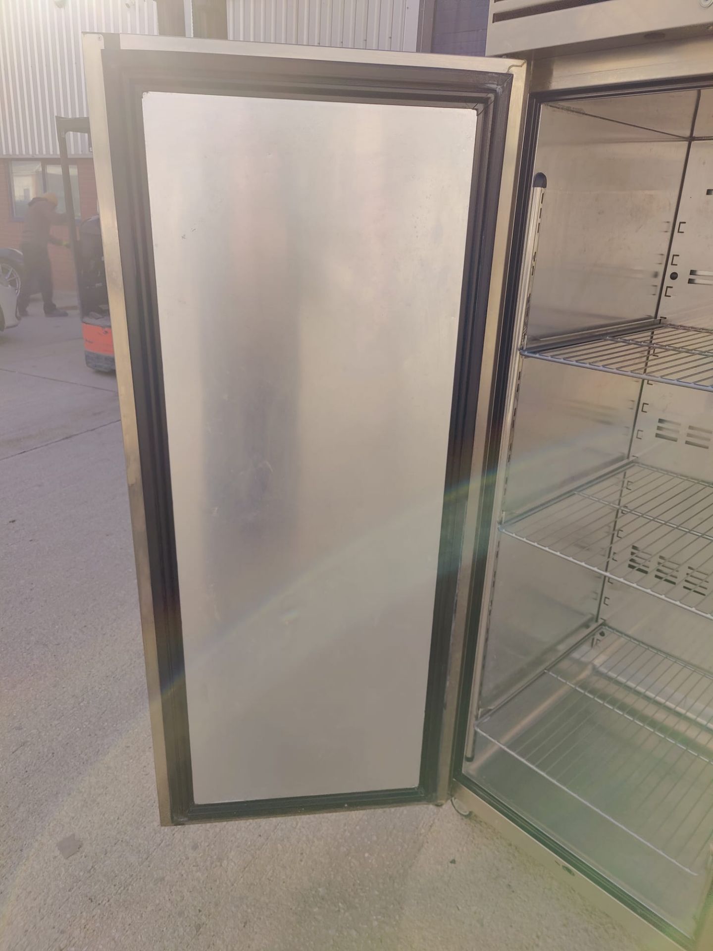 1 x Foster G2 Pro Two Door Upright Commercial Fridge - Model EP1440L - RRP £4,138 - Dimensions: H208 - Image 5 of 11