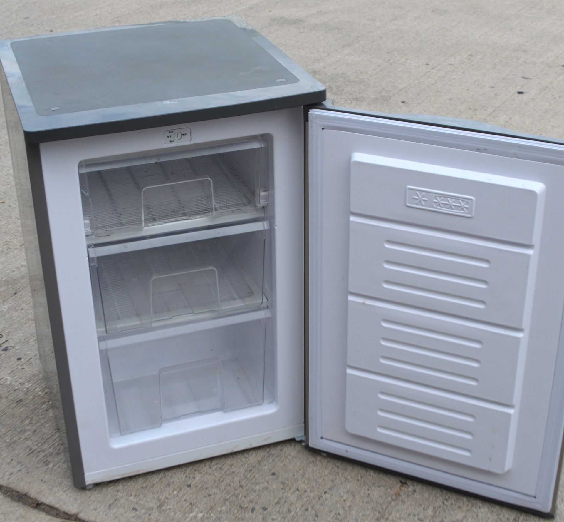 1 x Adexa Undercounter Freezer - Silver Finish - Model AX85NX - Image 8 of 10