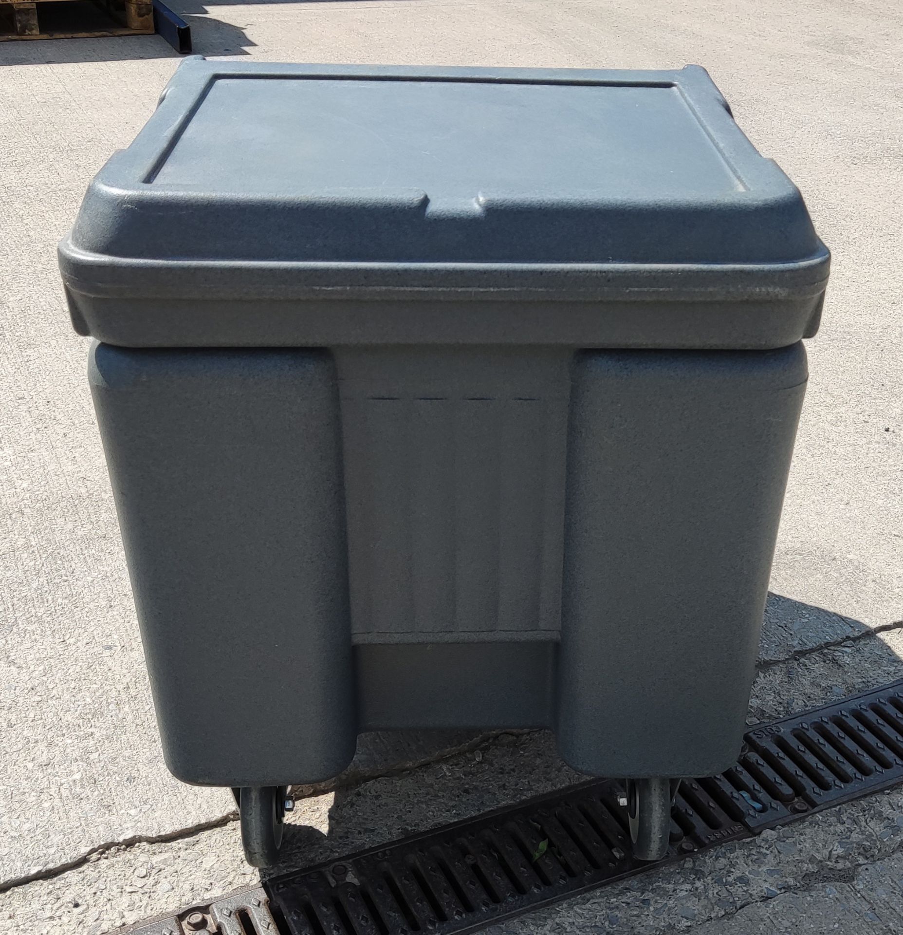 1 x CAMBRO Ice Caddy With Sliding Lid - RRP £643.00 - Image 3 of 14