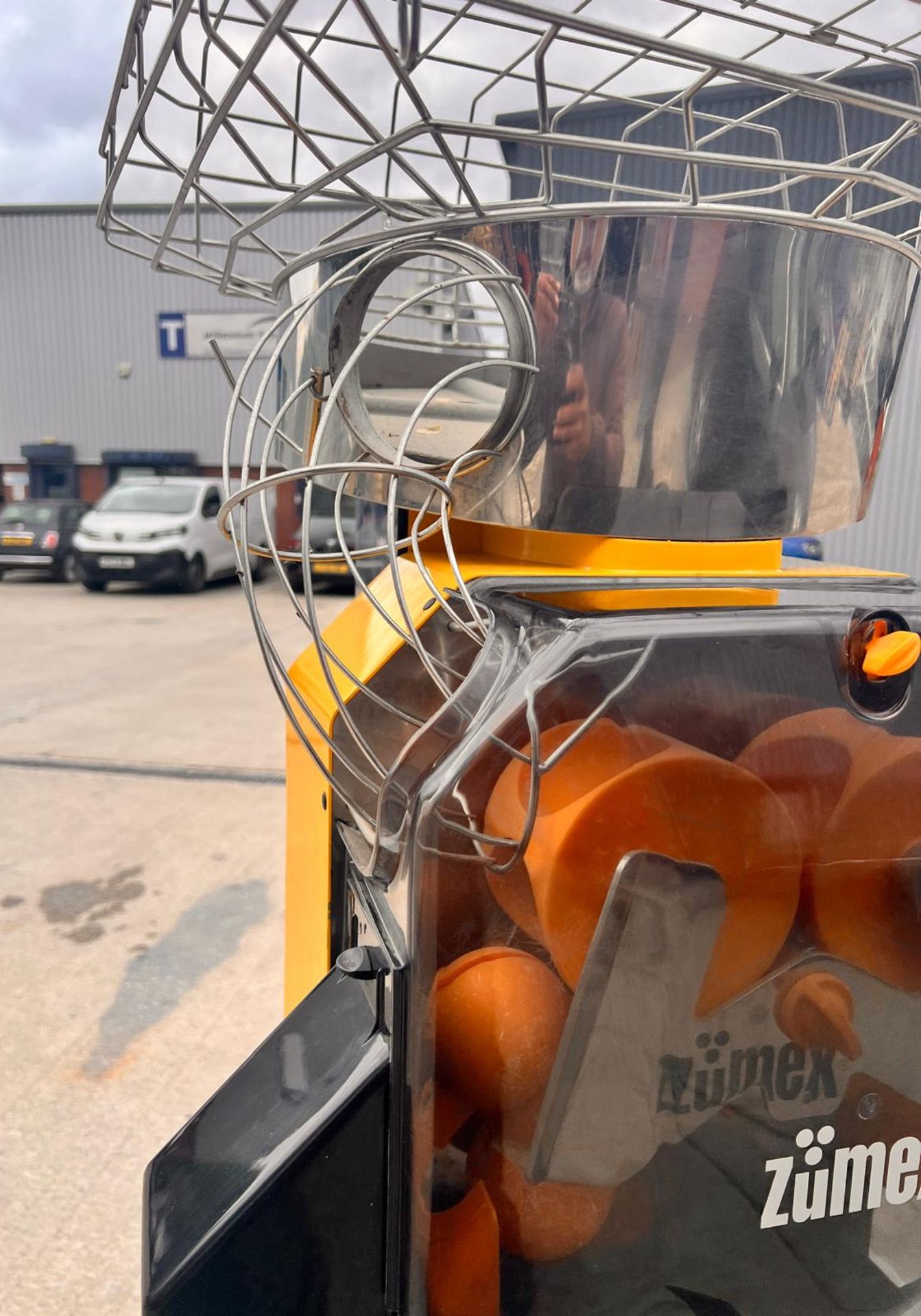 1 x Zumex Speed S plus Self-Service Podium Juicer - Image 3 of 22