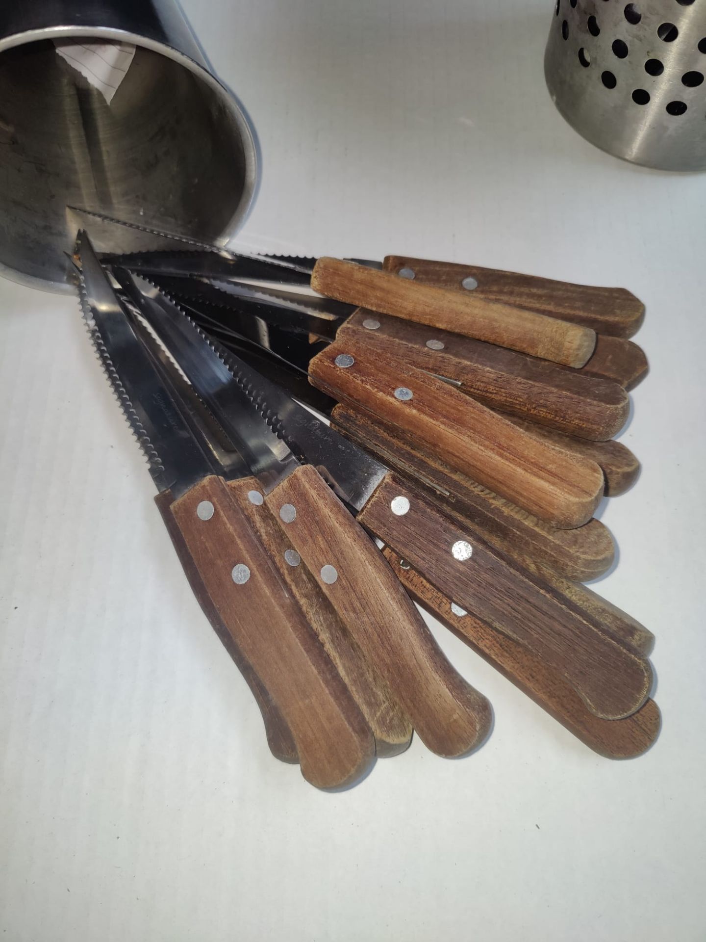 1 x Large Collection of 76 x Restaurant Steak Knifes with 4 x Cutlery Pots - Stainless Steel with - Image 2 of 9