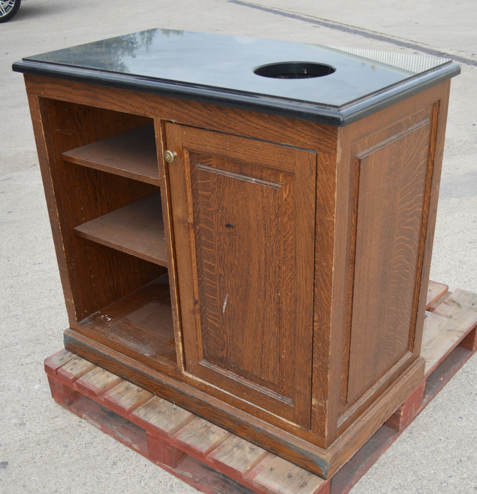 1 x Restaurant Waiter Station Featuring a Bin Chute with Removable Waste Bin, Granite Top, Storage - Image 7 of 10