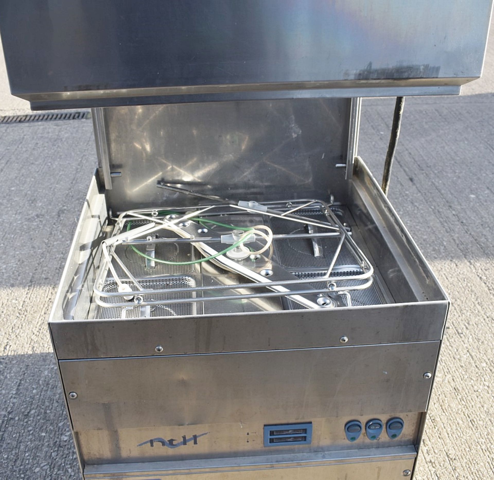 1 x DIHR HT11 Commercial Passthrough Dishwasher - Made in Italy - Dimensions: H138 x W72 x D90cm - Image 9 of 11