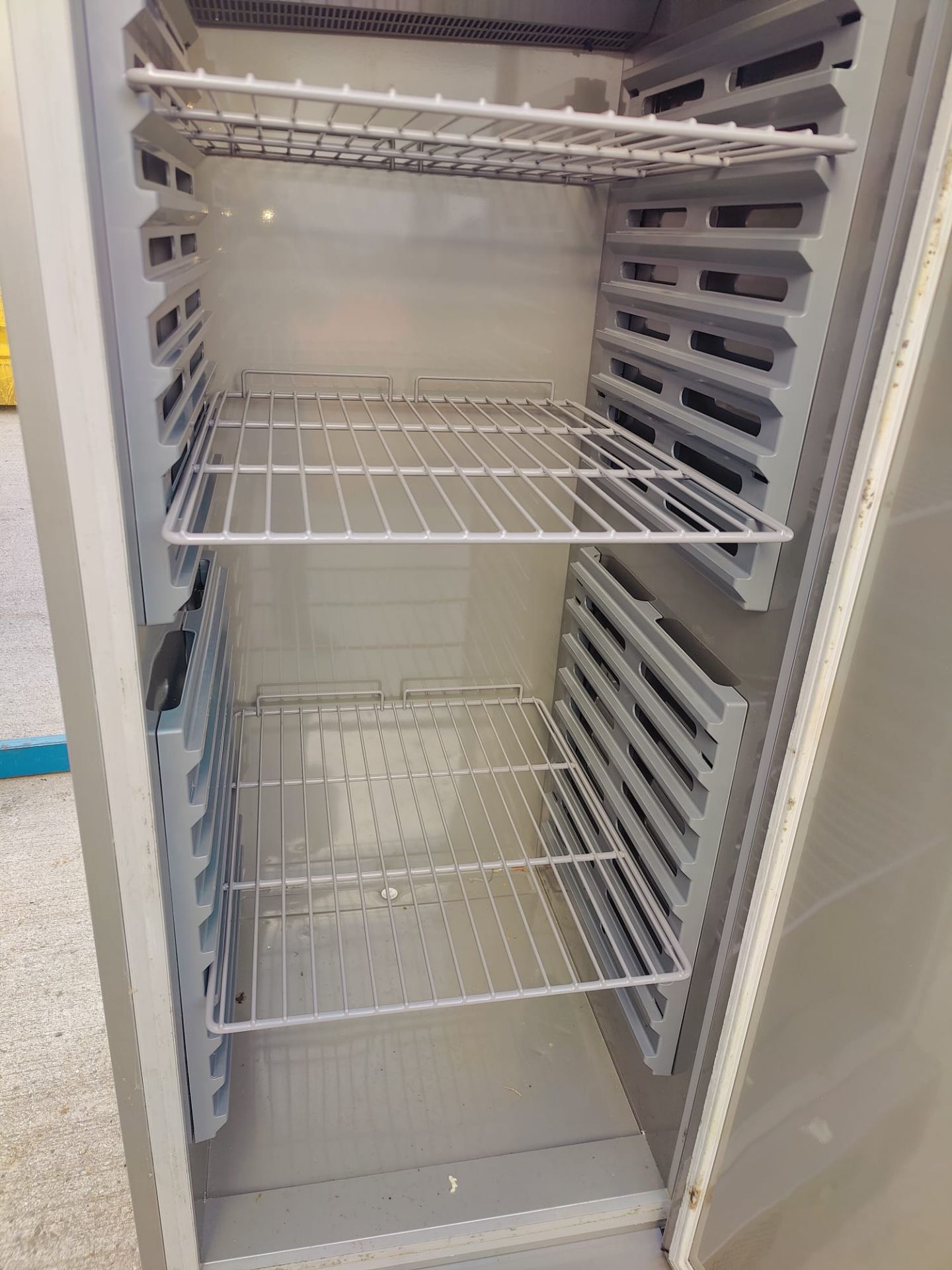 1 x Polaris Upright Single Door Commercial Fridge - Model: LLP 70 TN - Dimensions: H204 x W70 x - Image 8 of 10