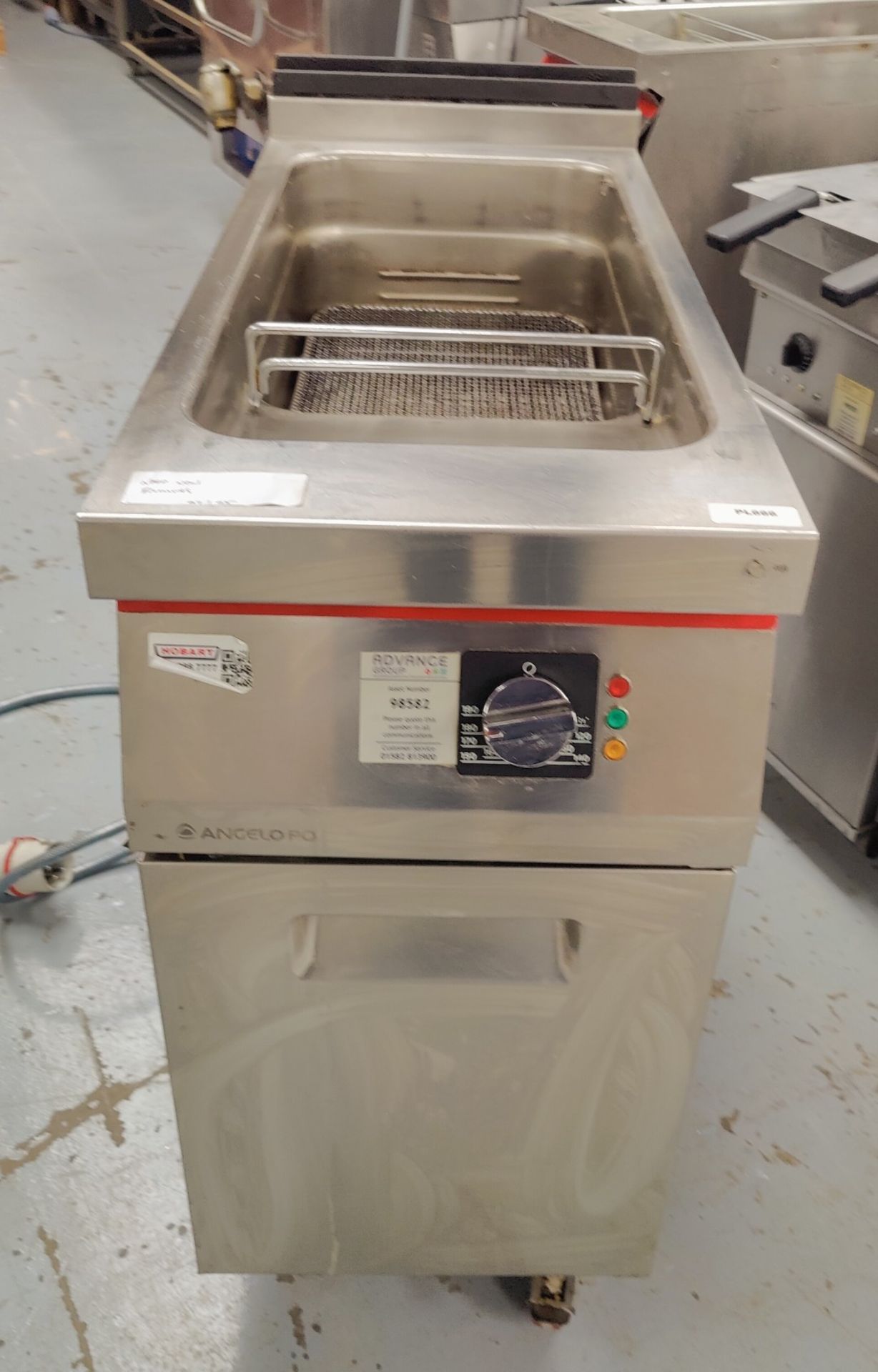 1 x Angelo Po Single Tank Electric Fryer - 3 Phase - Dimensions: H90 x W40 x D91 cms - Image 14 of 14