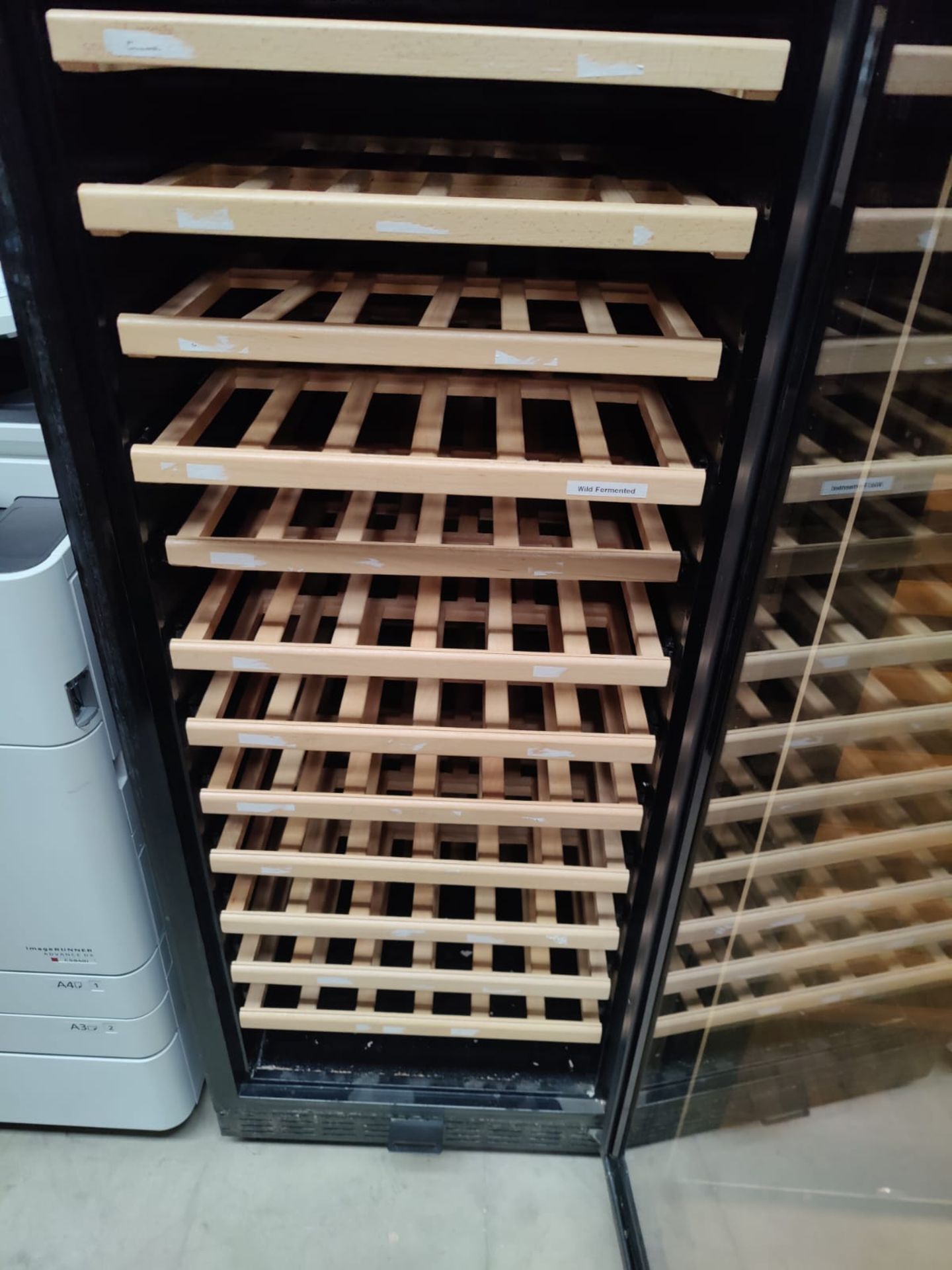 1 x Swiss Cave Upright Single Door Wine Bottle Cooler - Contemporary Smoked Glass Finish - Image 4 of 7