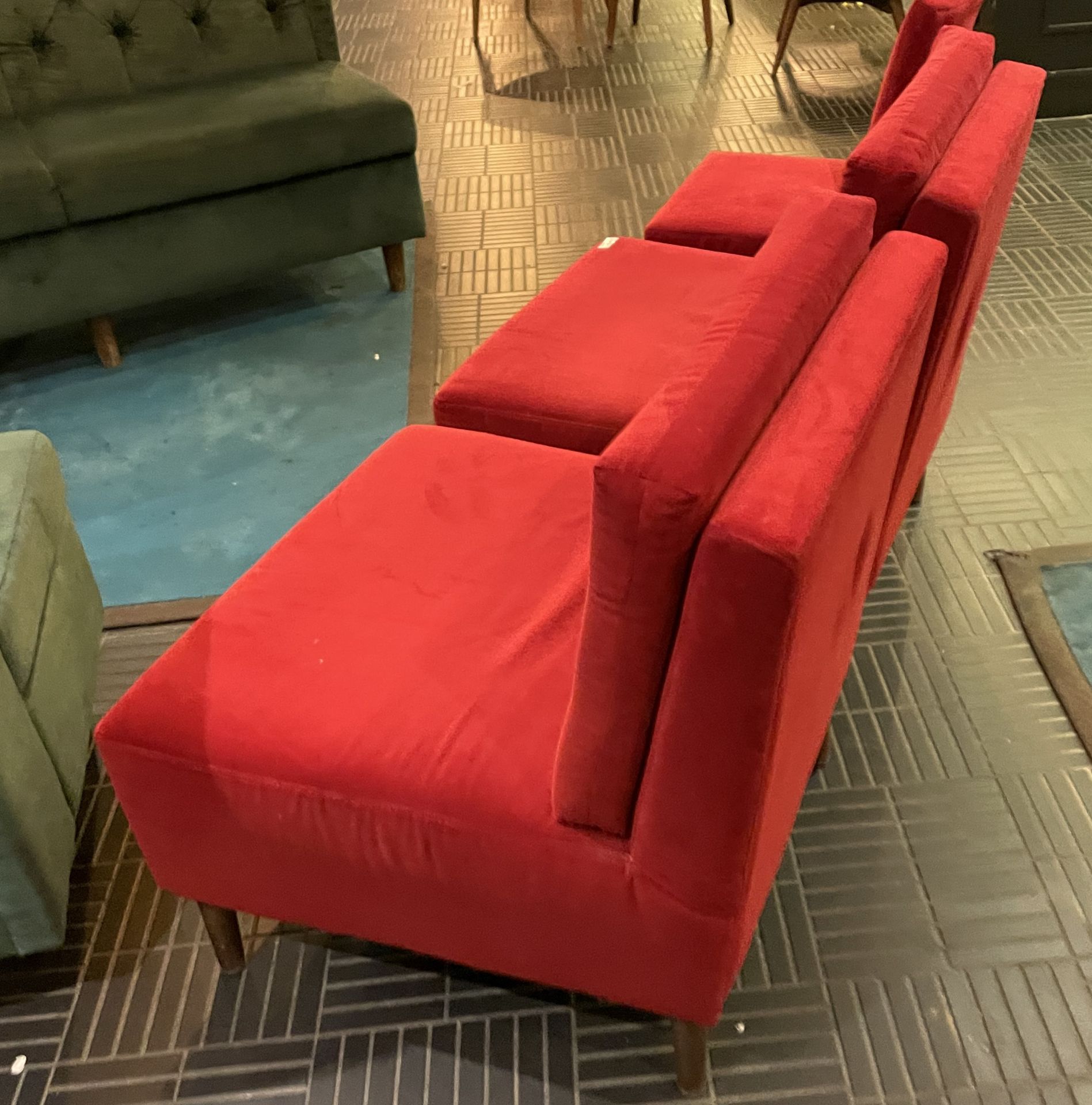 2 x Contemporary Lounge Chairs in Red - Dimensions: H43/80 x W67 x D68 cms - Image 4 of 6