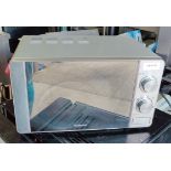 1 x Goodmans 295959 1150w Microwave Oven