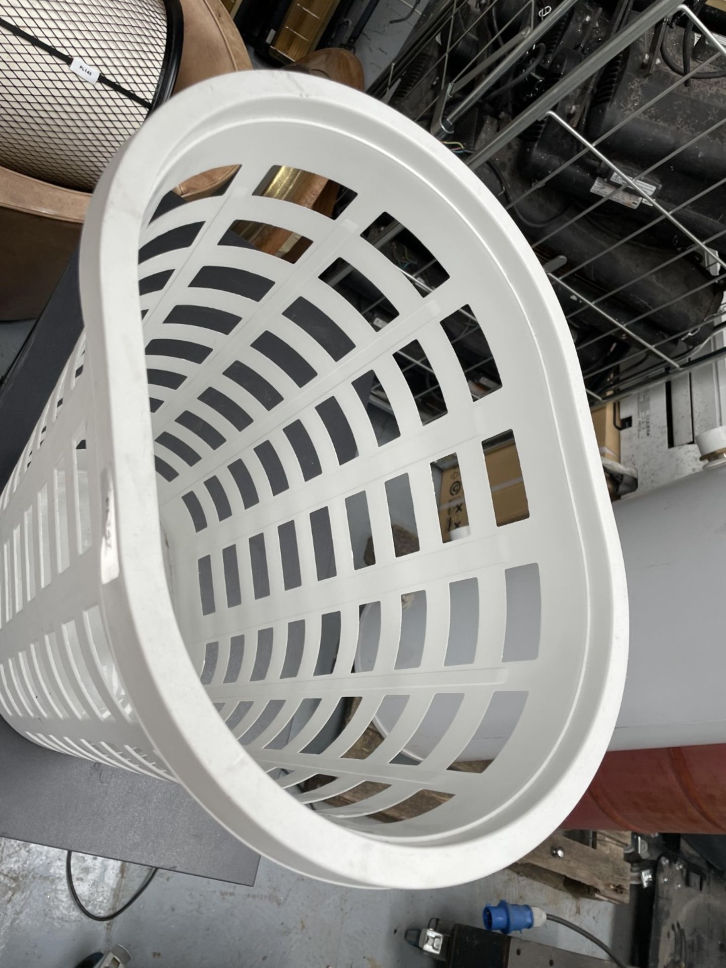 1 x Large Ventilated Laundry Basket - Image 4 of 4