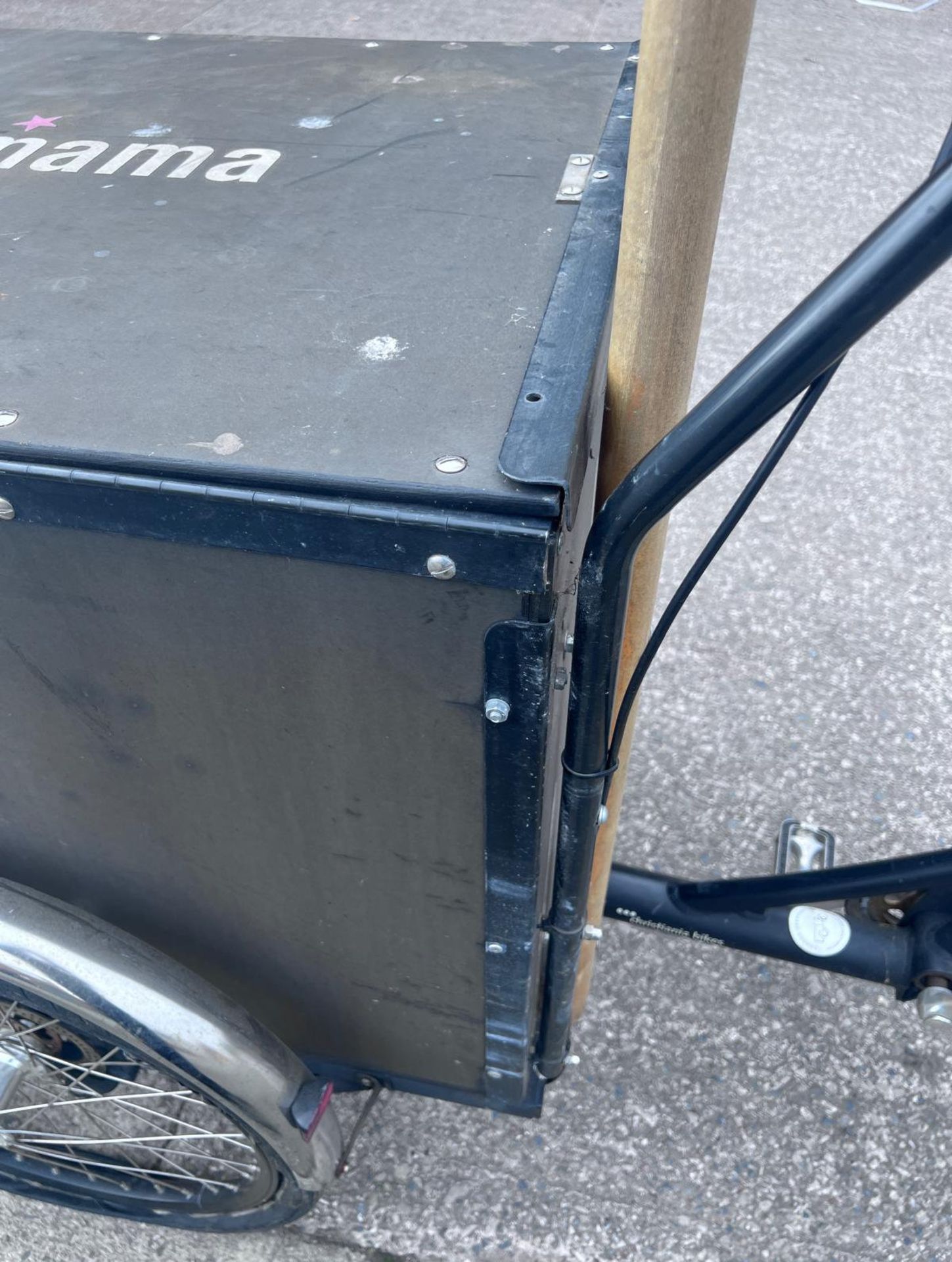 1 x Christiania Three Wheel Event Bike - Single Speed Bike Featuring a Secure Box with Gas Lift Lid - Image 18 of 30