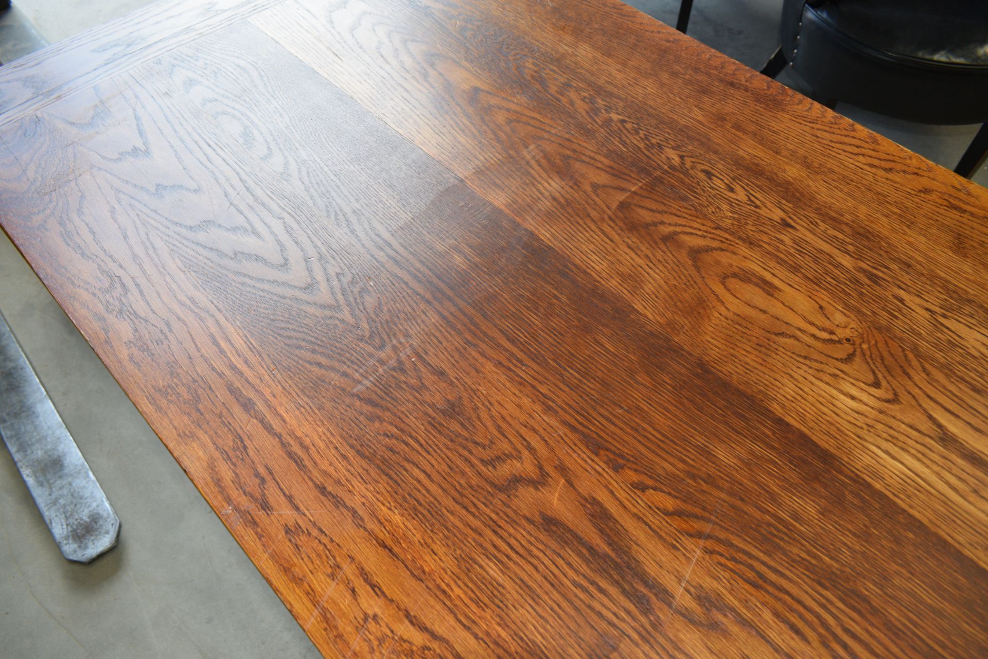 1 x Solid Oak 3m Refectory Dining Table with Cross Leg Base - Beautifully Grained Rectangular Table - Image 12 of 15