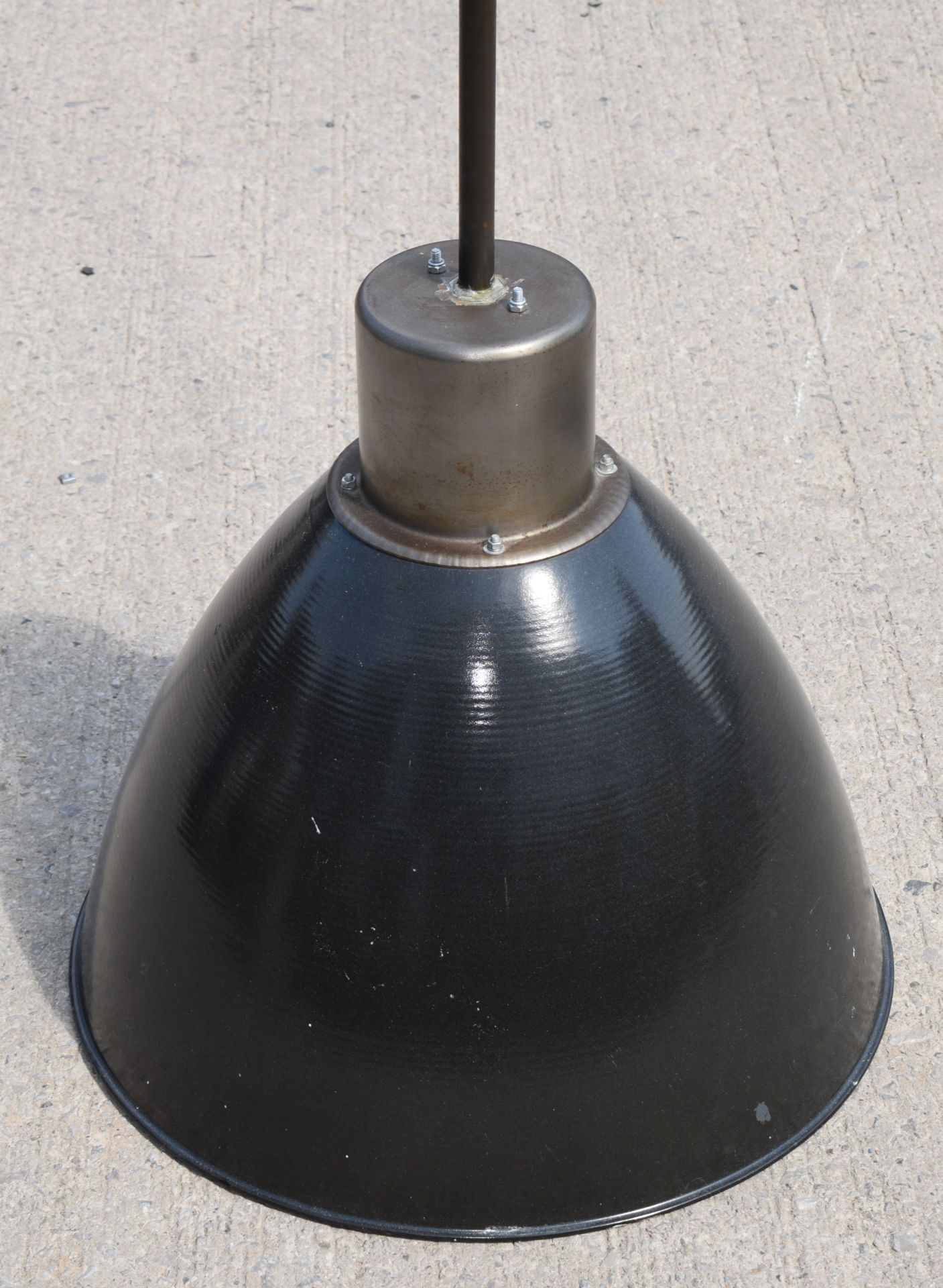 1 x Industrial Factory Suspended Ceiling Light Featuring an Enamel Finish - Dimensions: H53/120 x W5 - Image 6 of 6
