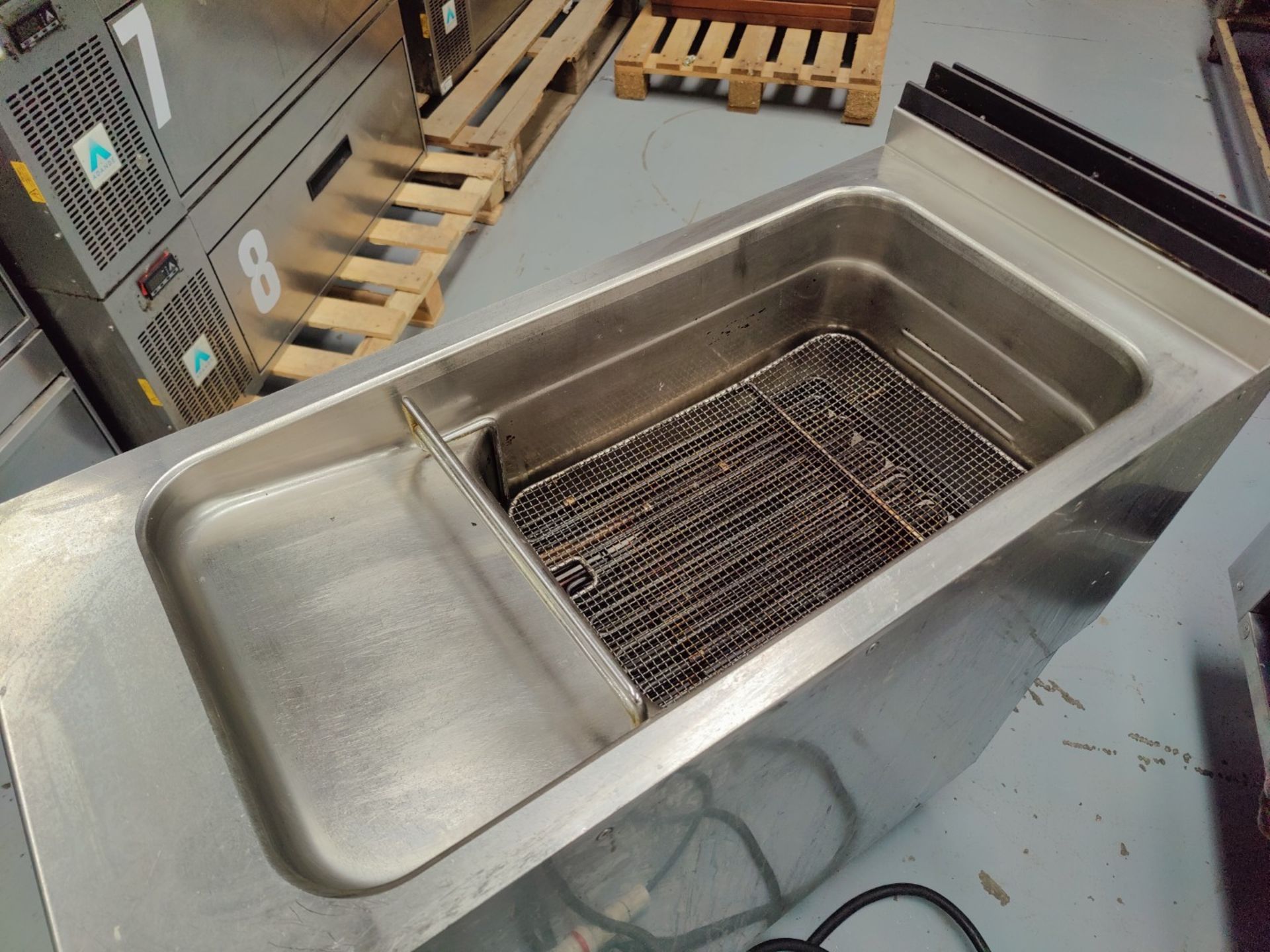 1 x Angelo Po Single Tank Electric Fryer - 3 Phase - Dimensions: H90 x W40 x D91 cms - Image 8 of 10