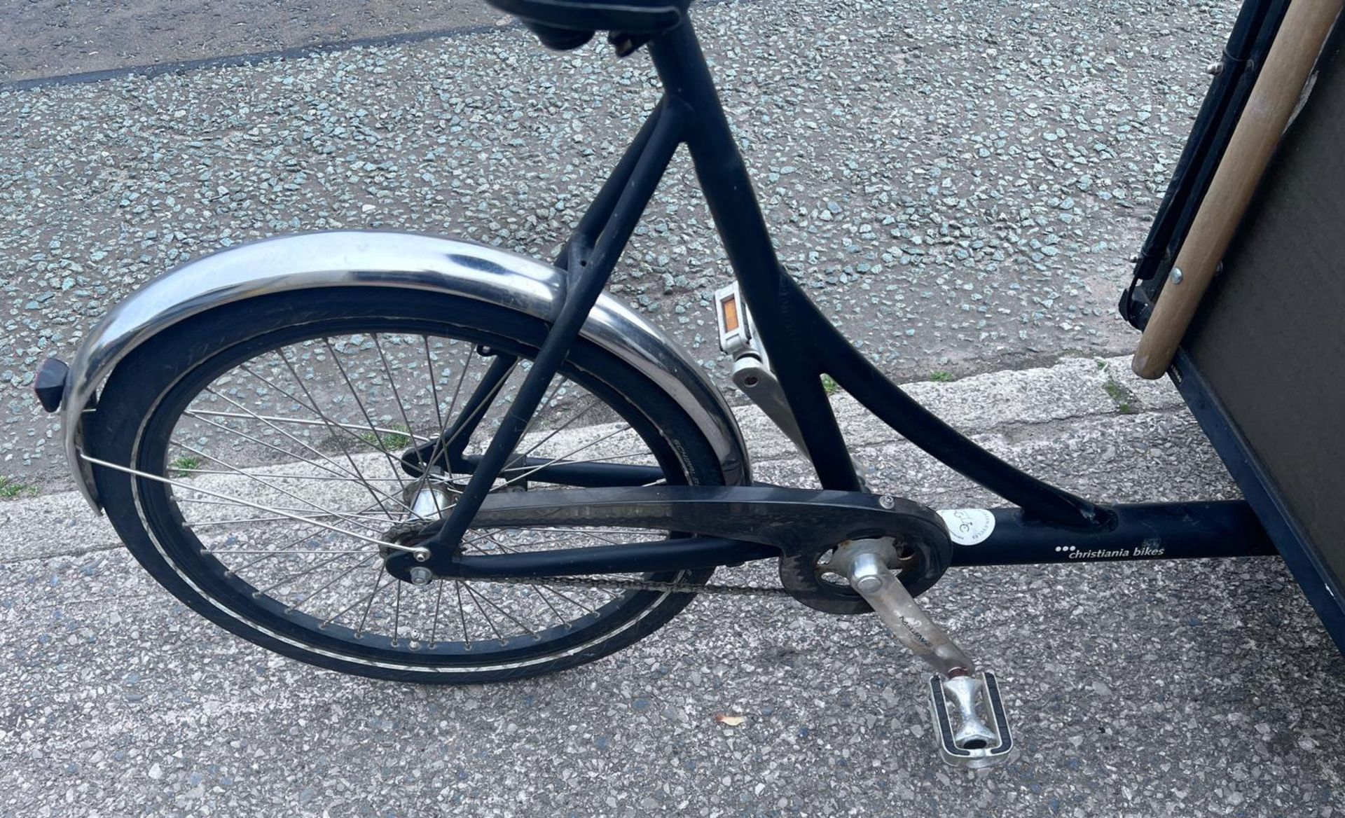 1 x Christiania Three Wheel Event Bike - Single Speed Bike Featuring a Secure Box with Gas Lift Lid - Image 13 of 30