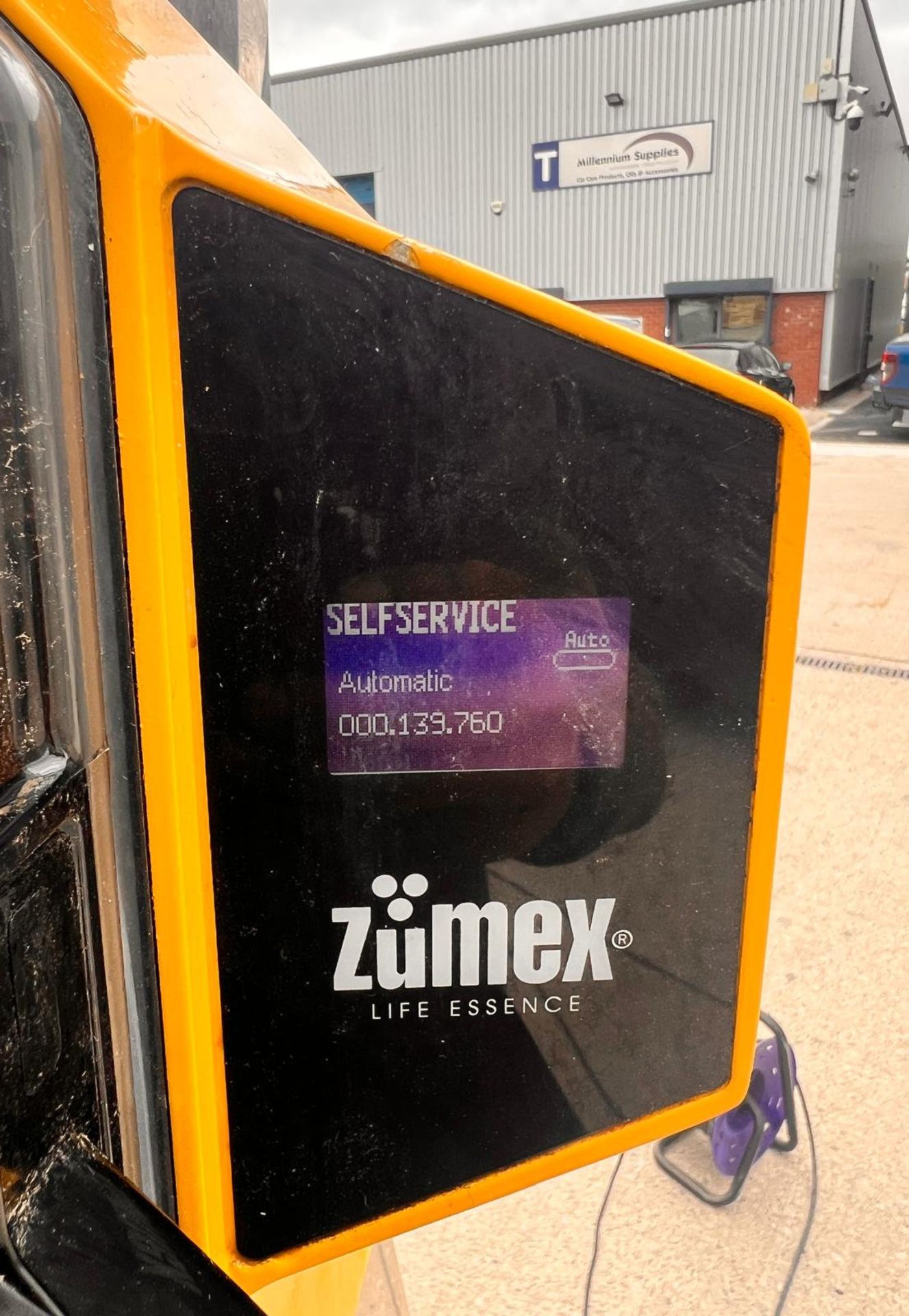 1 x Zumex Speed S plus Self-Service Podium Juicer - Image 2 of 22