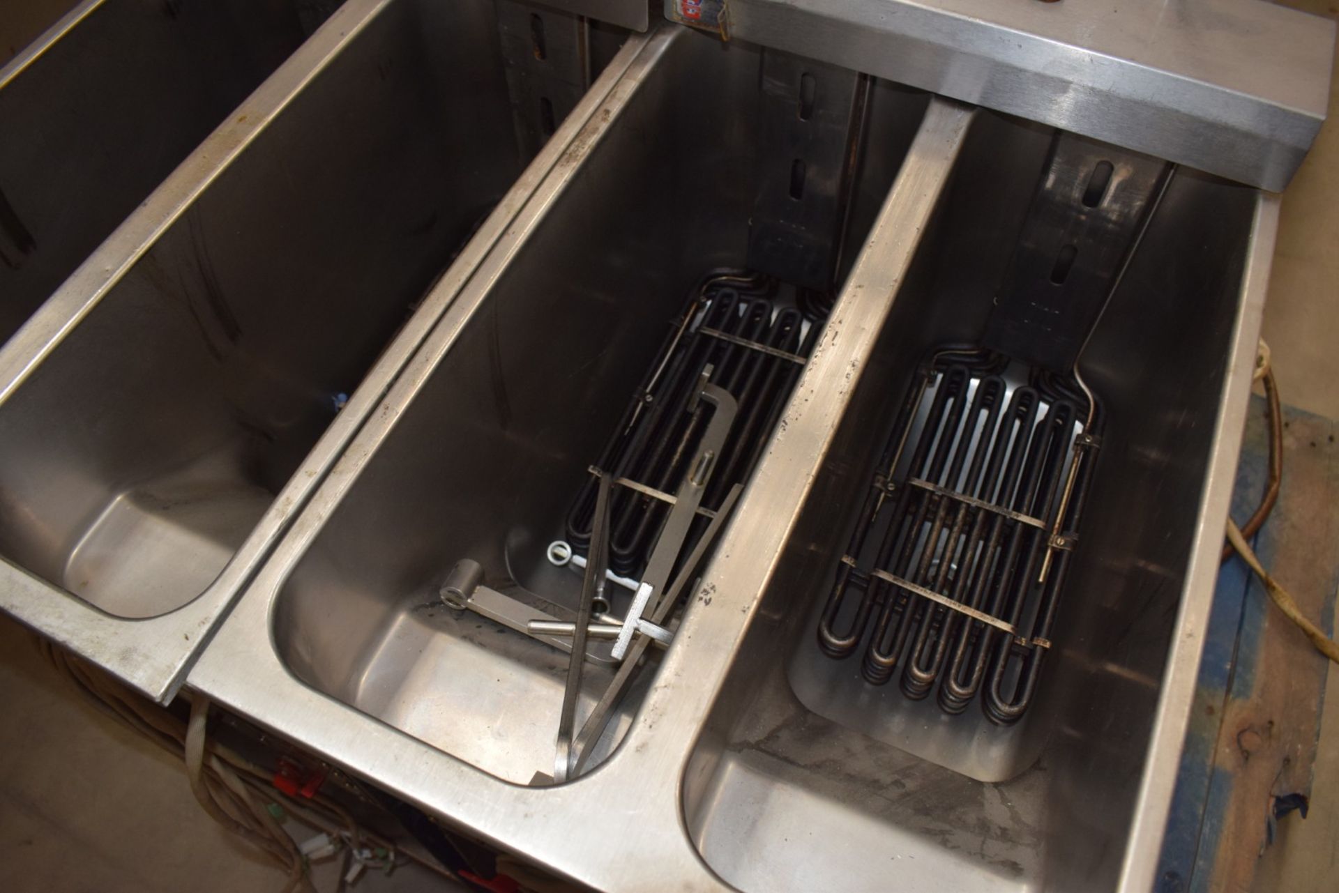 2 x Valentine Evo Integrated Twin Commercial Fryers with Control Panel - Model: VC2200T ELP - Image 5 of 14