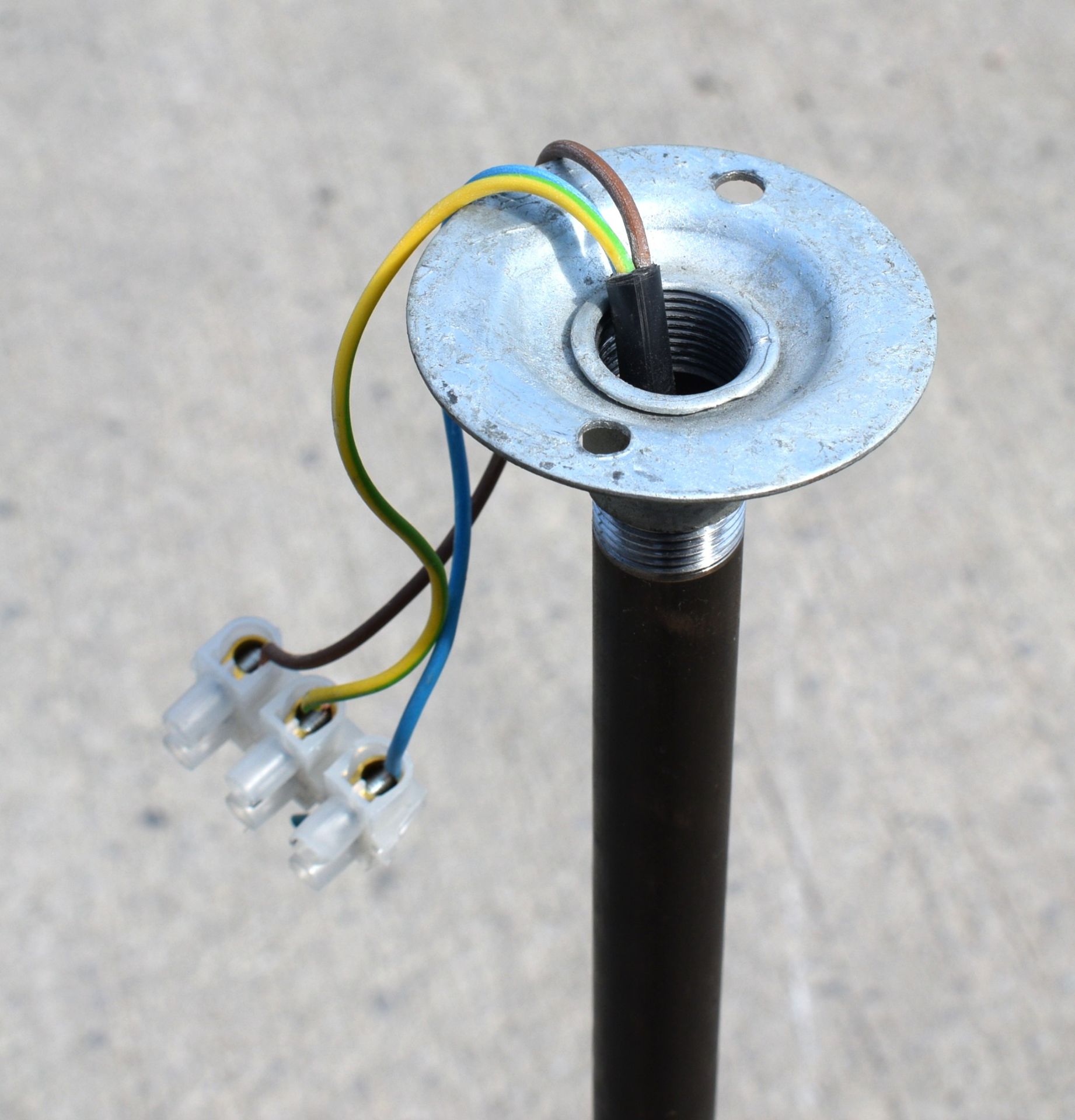 1 x Industrial Factory Suspended Ceiling Light Featuring an Enamel Finish - Dimensions: H53/120 - Image 2 of 6