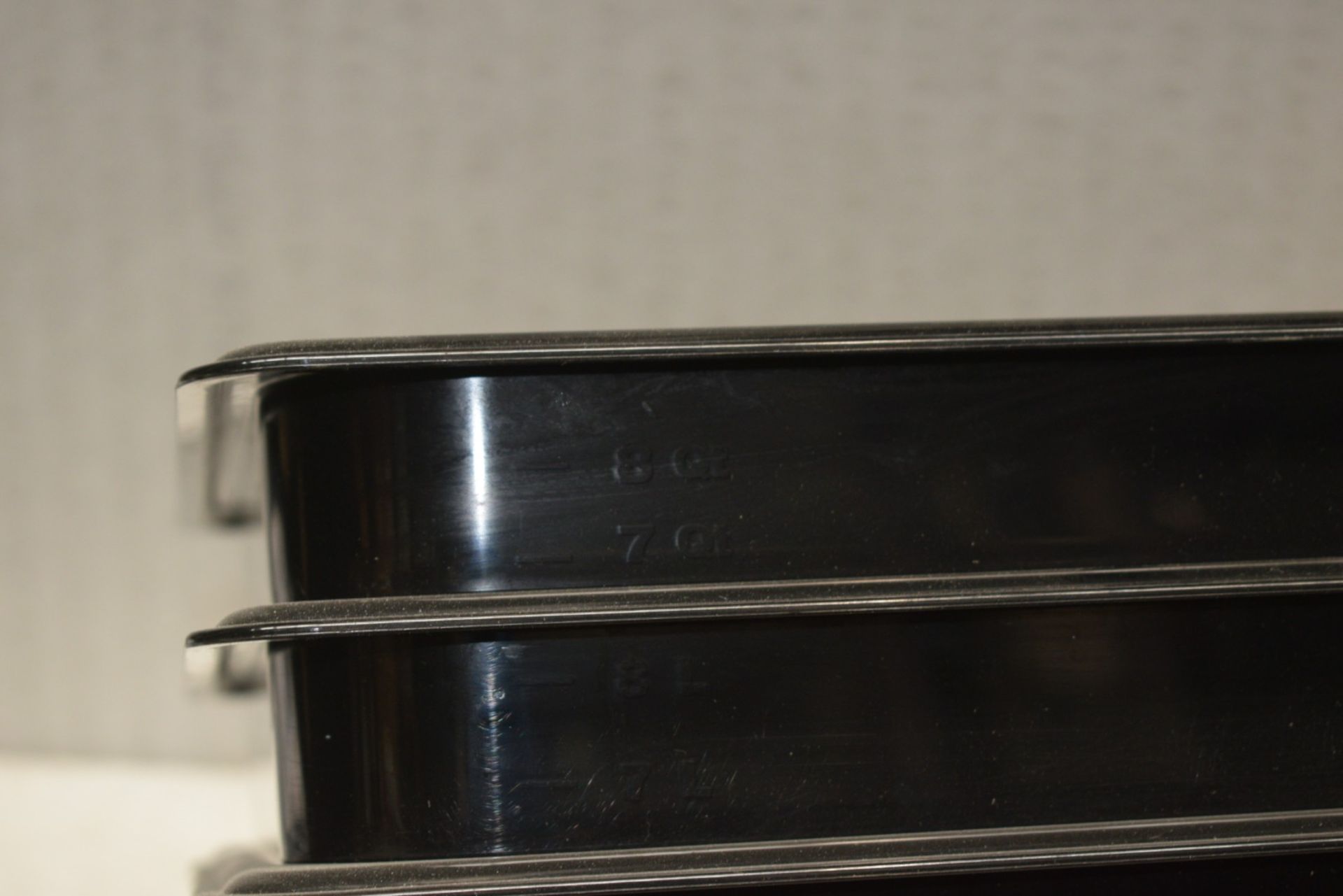 10 x Cambro Polycarbonate 32.5 x 26.5cm Clear and Black Gastronorms - Includes Two Depths of 15/20cm - Image 2 of 10