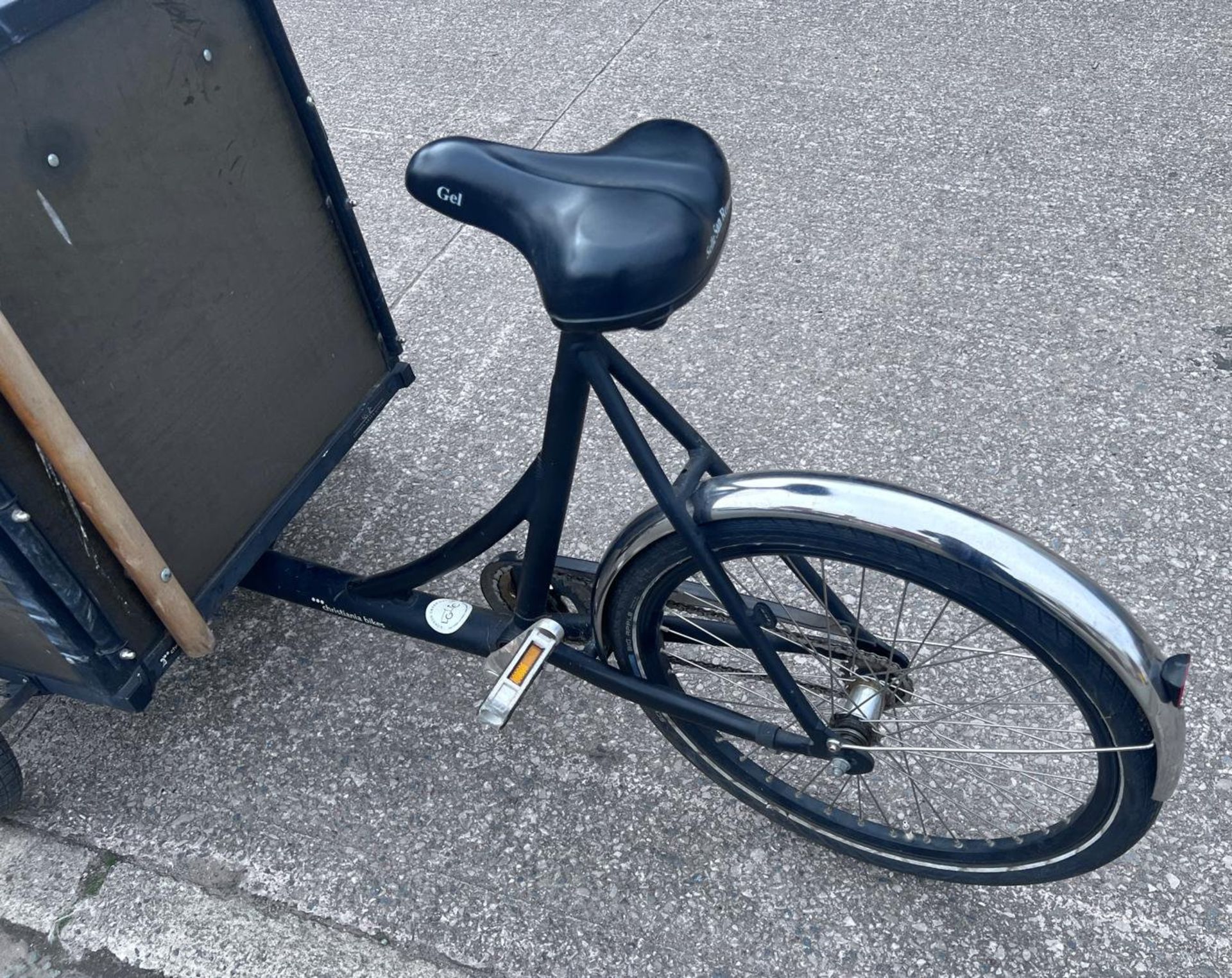 1 x Christiania Three Wheel Event Bike - Single Speed Bike Featuring a Secure Box with Gas Lift Lid - Image 3 of 30
