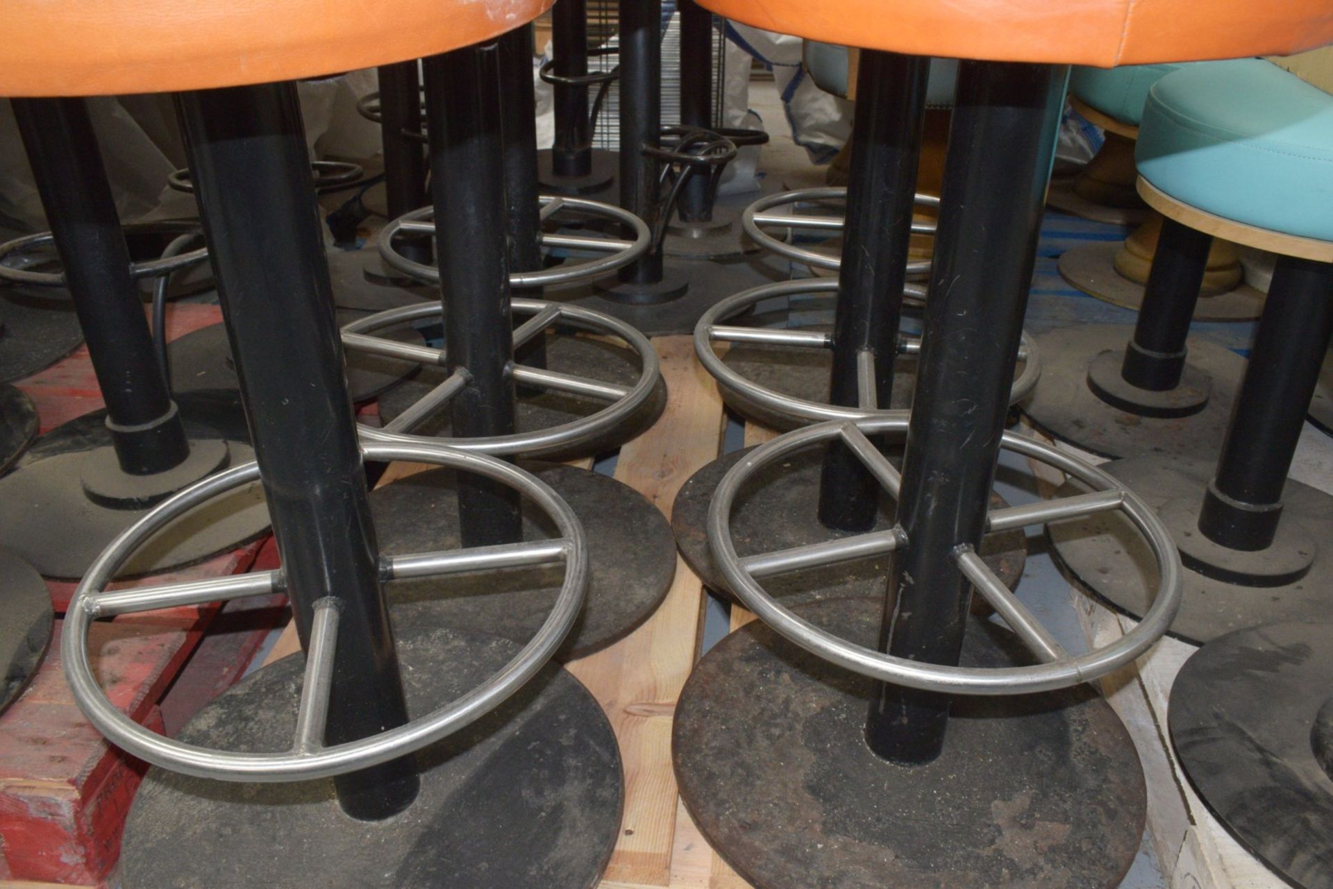 6 x Bar Stools Featuring Round Tan Leather Seats and Chrome Footrests - Dimensions: H79 x W46 - Image 9 of 9