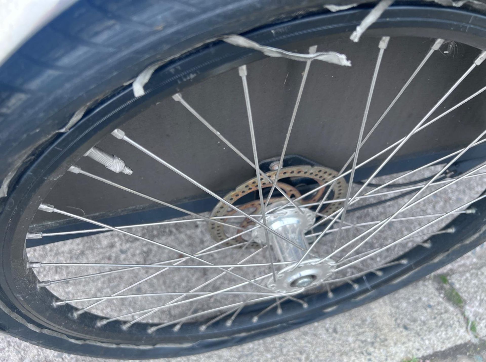 1 x Christiania Three Wheel Event Bike - Single Speed Bike Featuring a Secure Box with Gas Lift Lid - Image 20 of 30