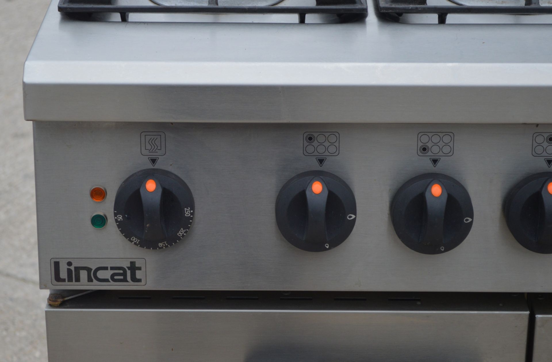 1 x Lincat Phoenix Natural Gas Freestanding Range Oven - 36kW - Model: PHDR01 - Image 6 of 11
