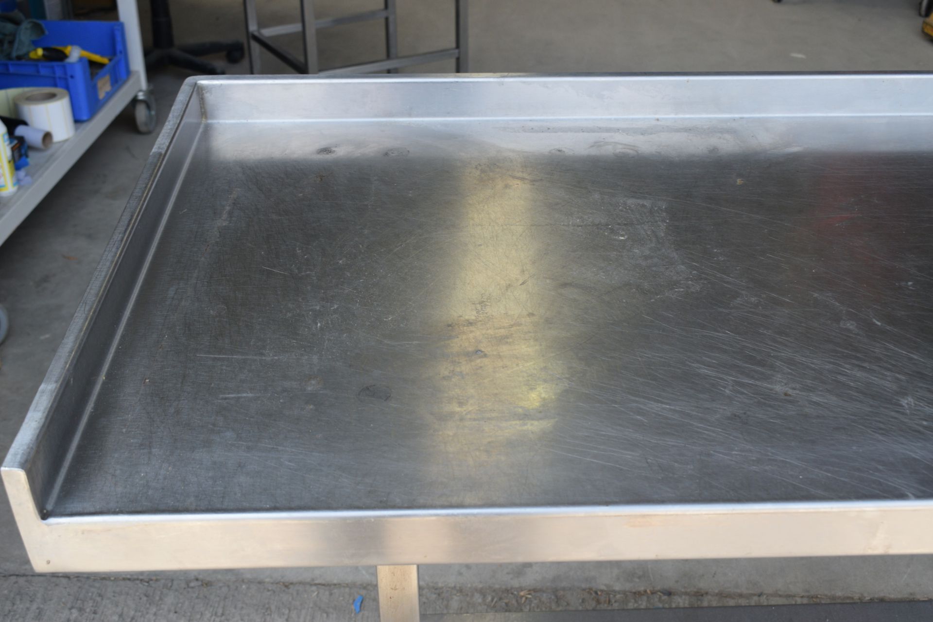 1 x Stainless  Steel Prep Table Featuring an Undershelf and Upstand on Three Sides - Image 2 of 3