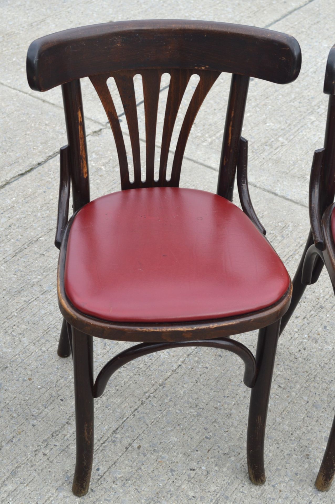 4 x Restaurant Dining Chairs Featuring an Traditional / Irish Design with Bent Wood - Image 2 of 10