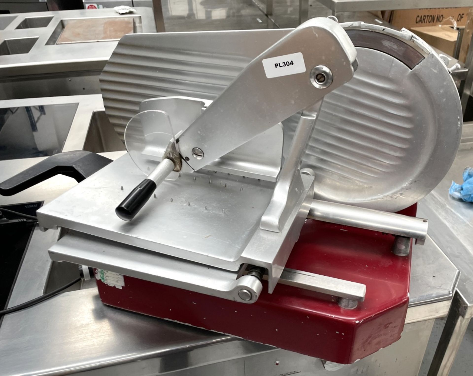 1 x FAC Vertical 300mm Meat Slicer - Model: F300TS-V - 240v - Image 11 of 17